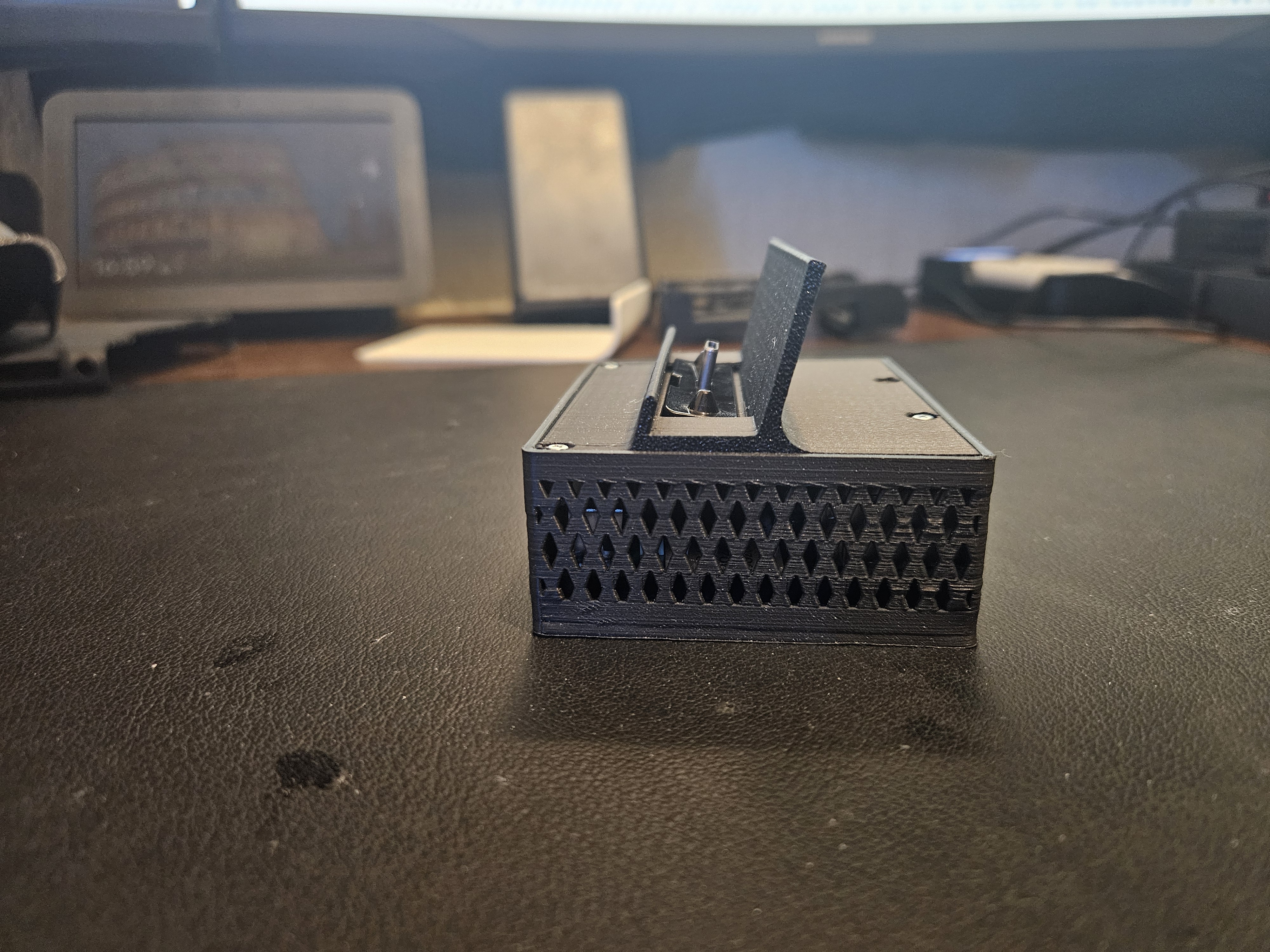 Miniatura 2 do modelo 3D Nintendo Switch OLED Mini Dock
