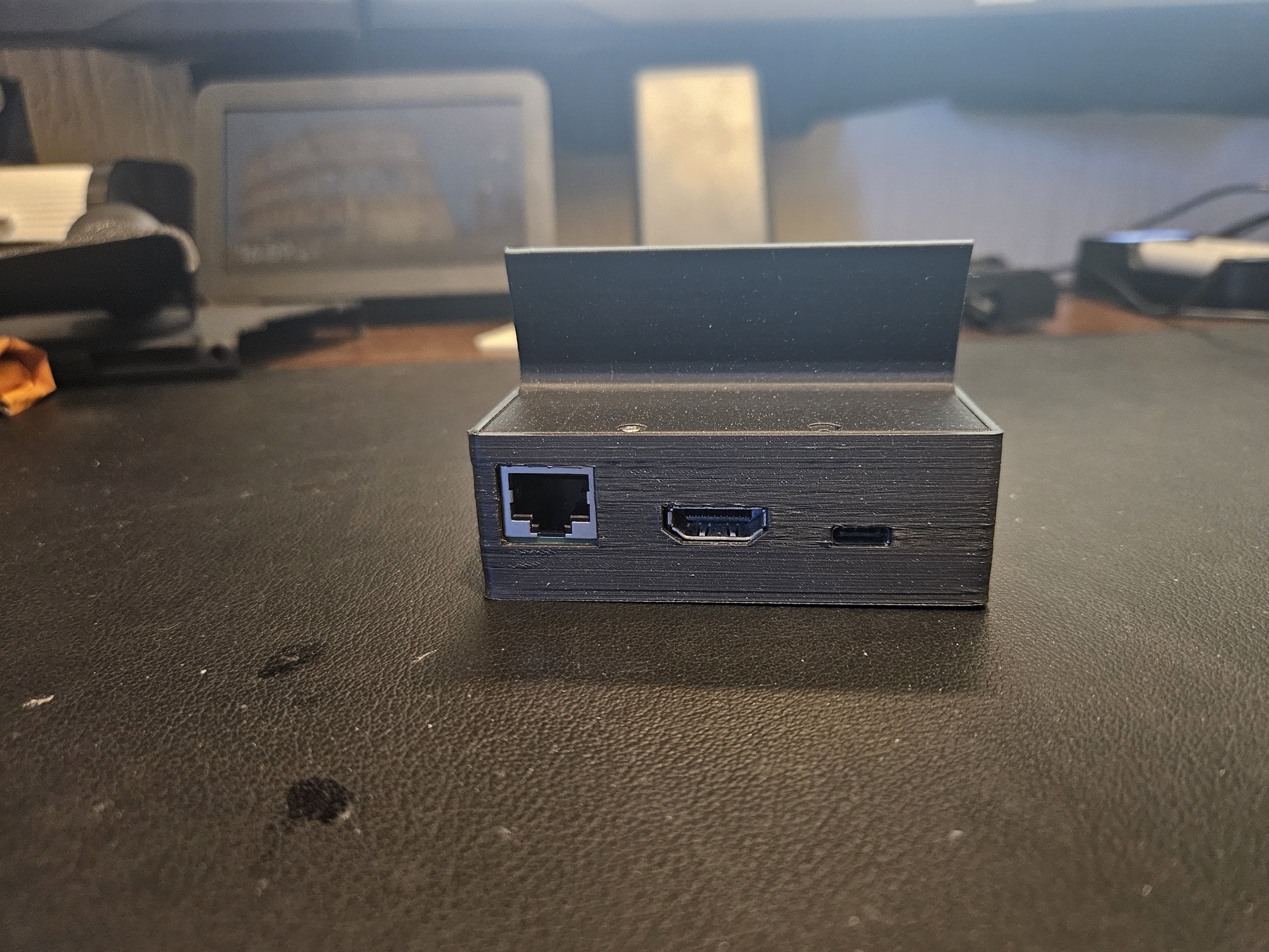 Miniatura 3 do modelo 3D Nintendo Switch OLED Mini Dock