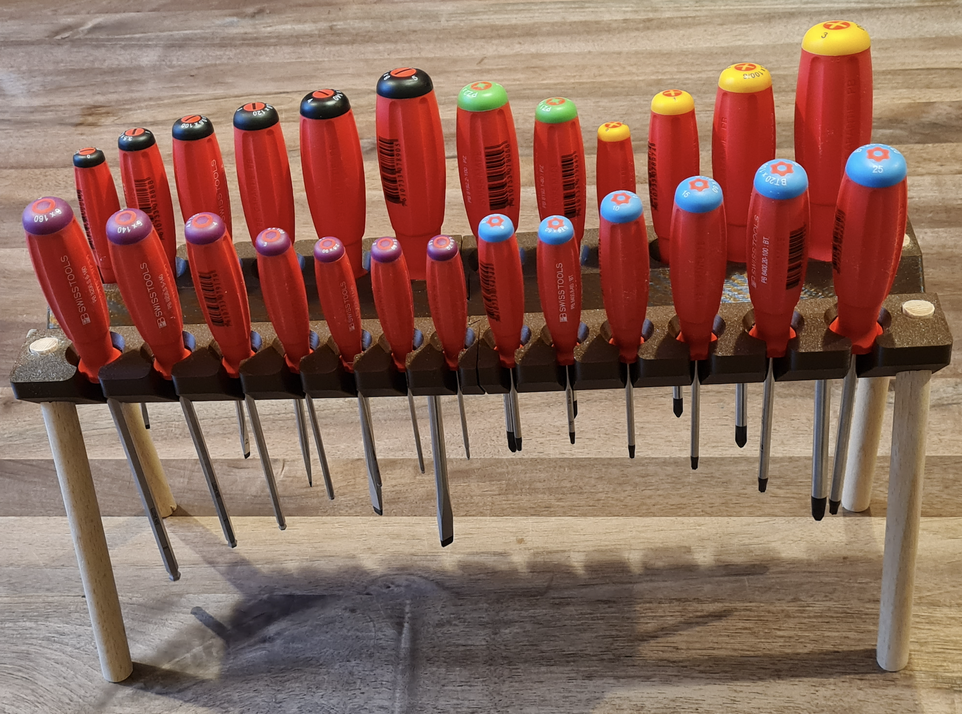 Screwdriver-rack (Paramateric, CadQuery, PB-Swiss)