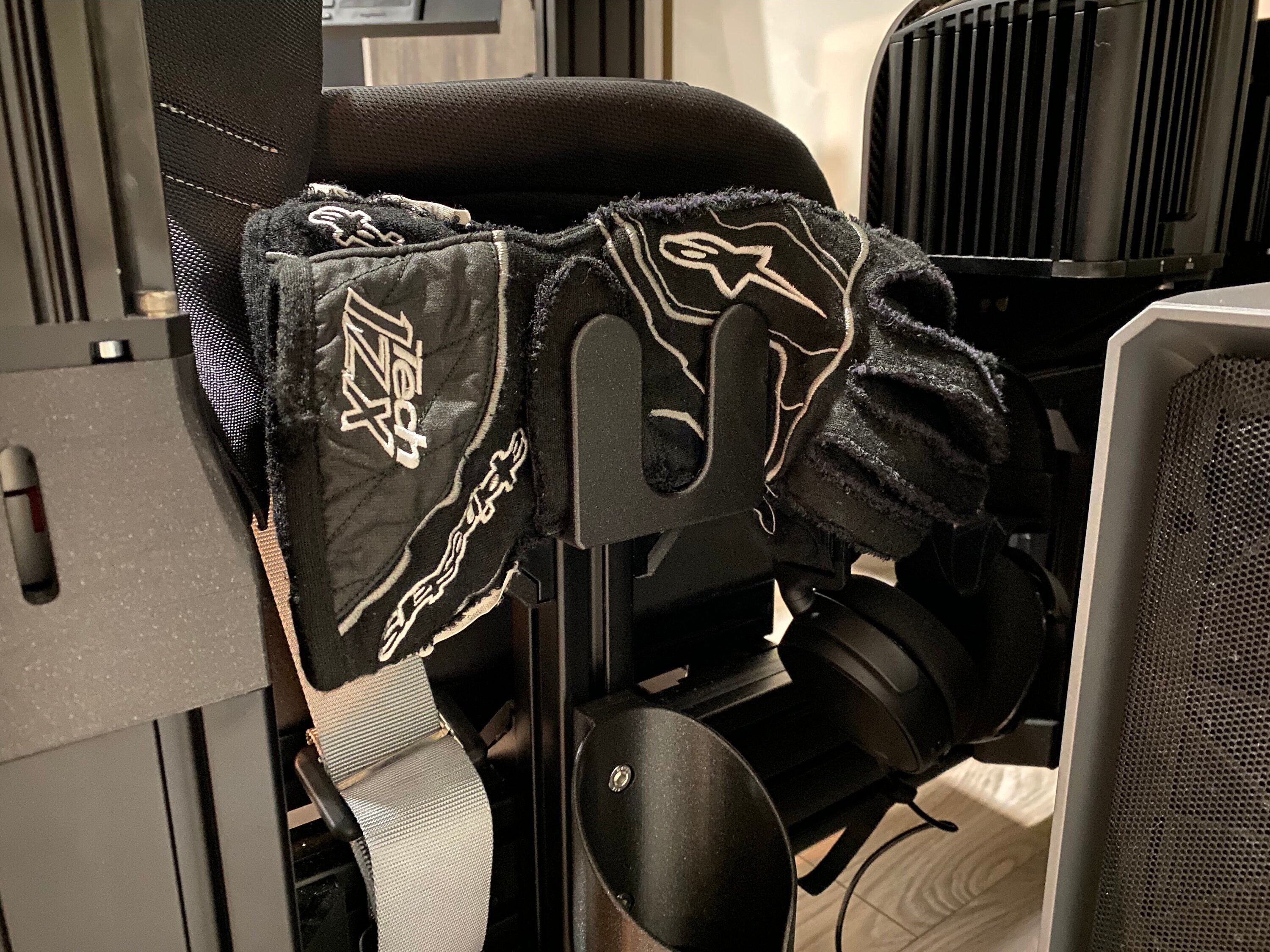 Racing Glove Holder Sim 8020