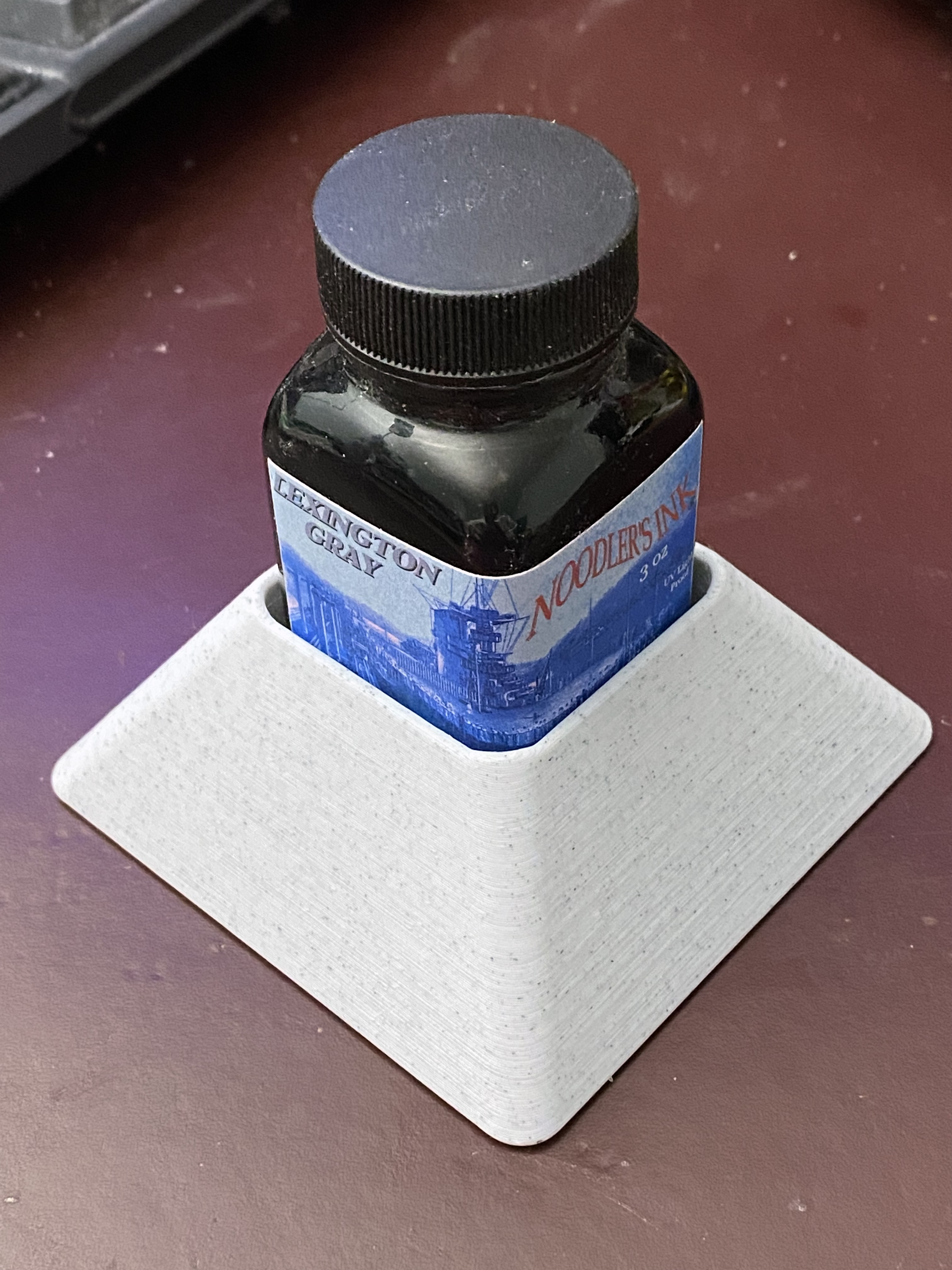 Ink bottle support