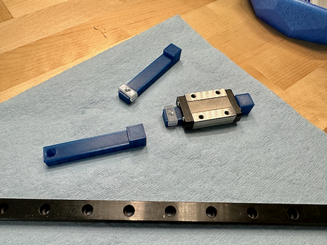 Lengthened MGN12 carriage disassembly helper with stop