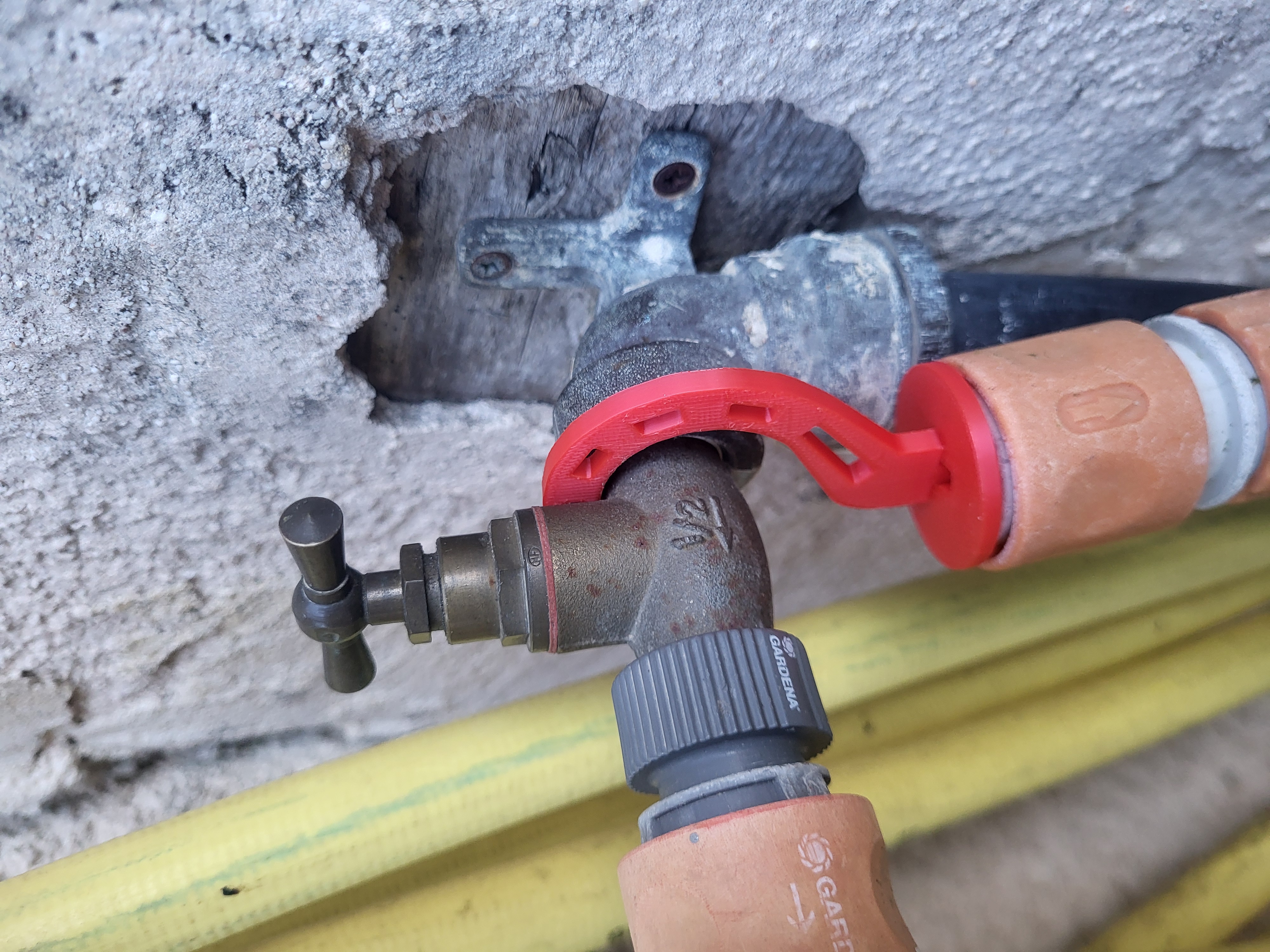 Quick Hose Connector Holder