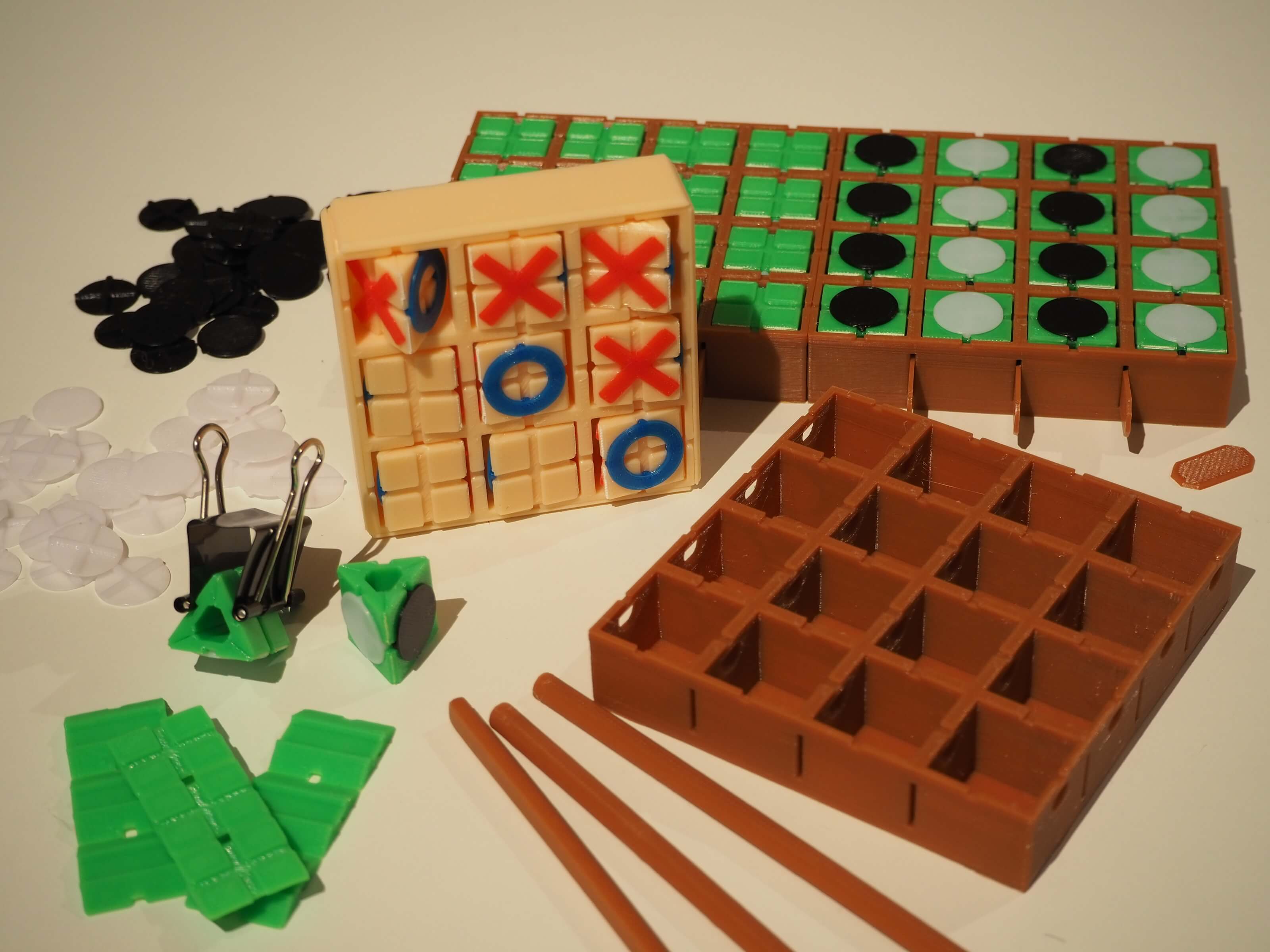 Generic Game Board (GGB), play many games in a convenient little