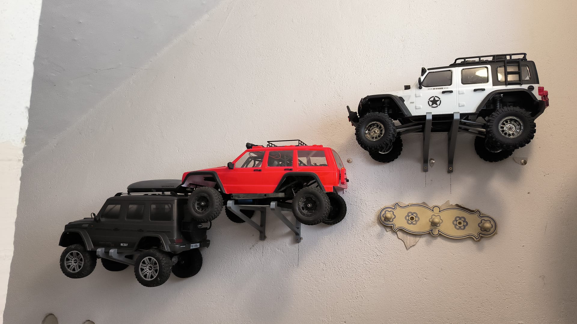 RC holder for axial or wall mount shelf by Jackey Download free STL model