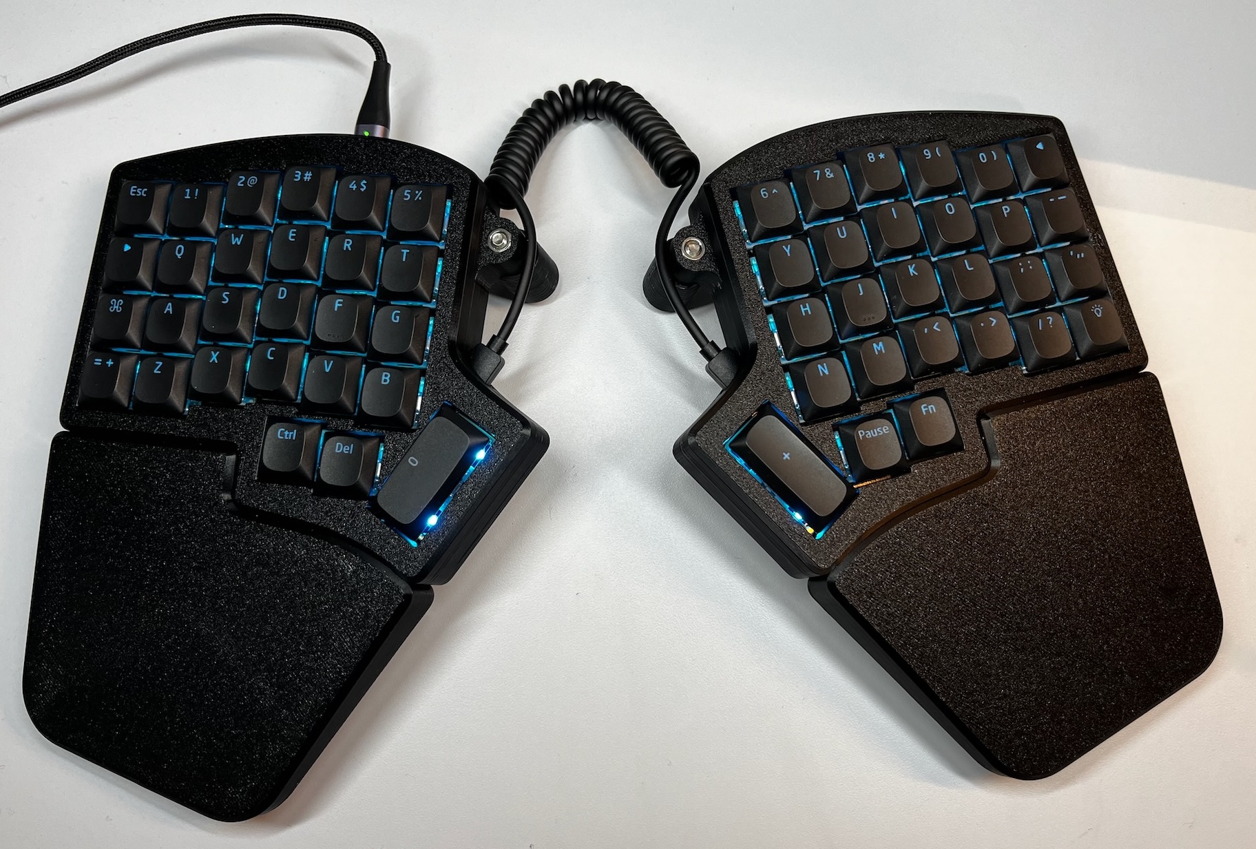 Iris keyboard case with palm rests and tenting by David Elentok ...