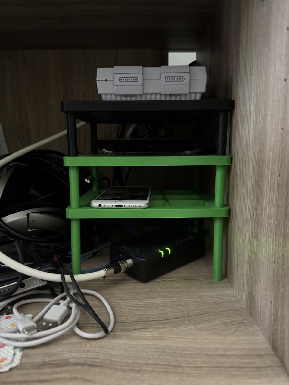 Stackable shelf