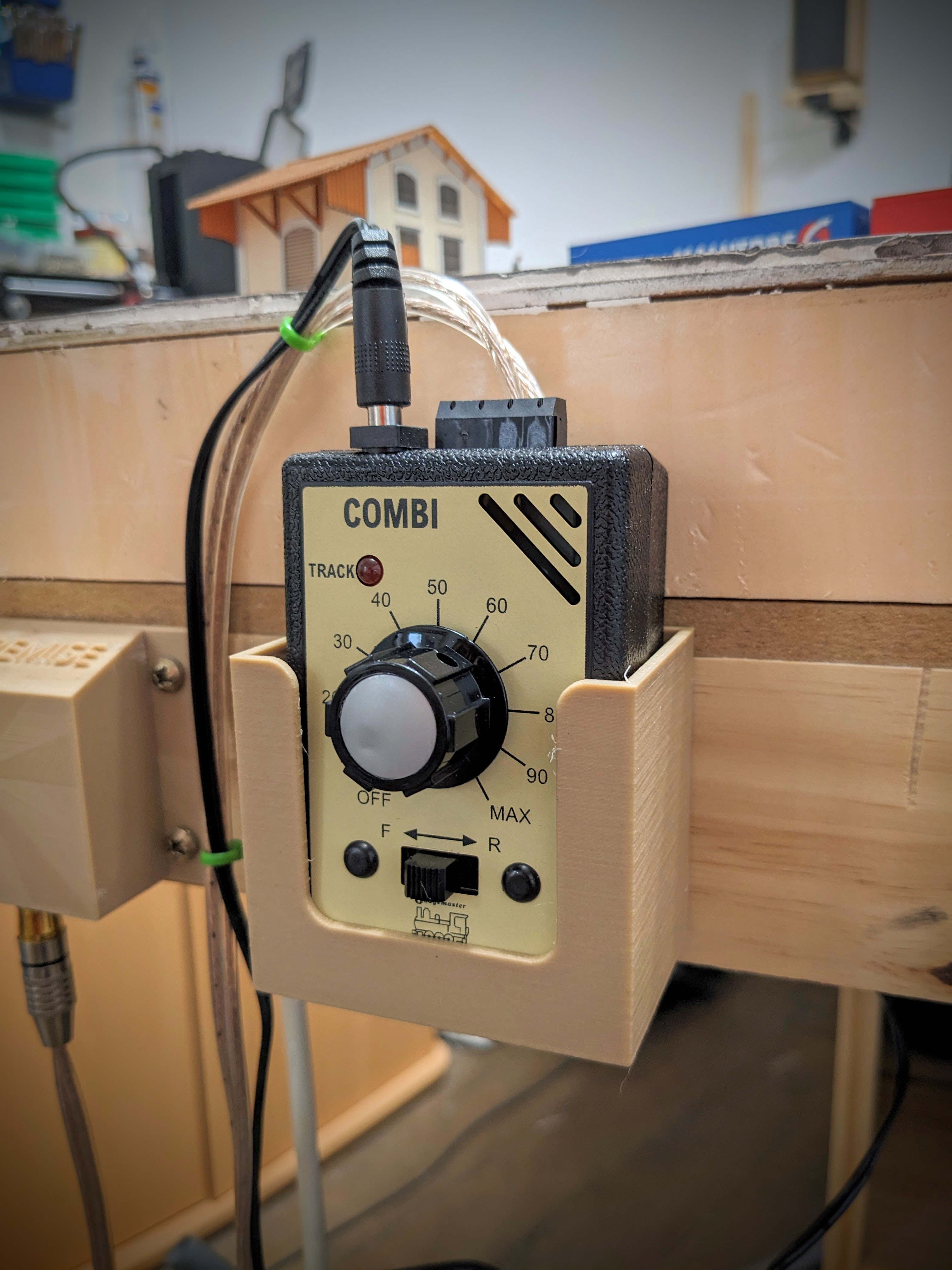 Gaugemaster Combi Holder / Support pour Gaugemaster Combi