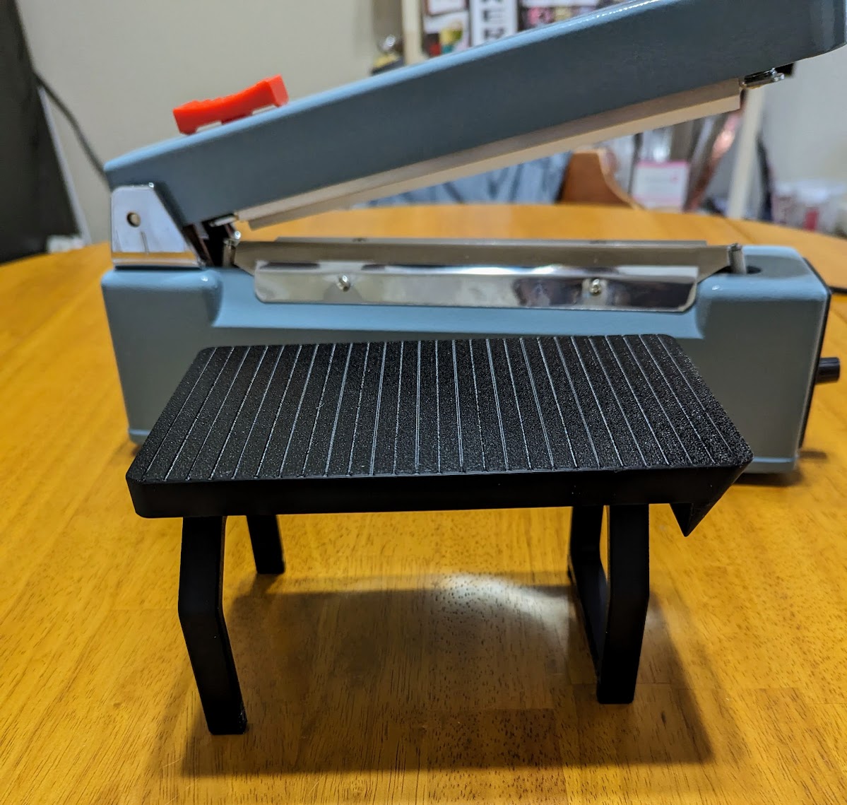 Cookie/Treat Heat Sealer Table by Eadubs Download free STL model