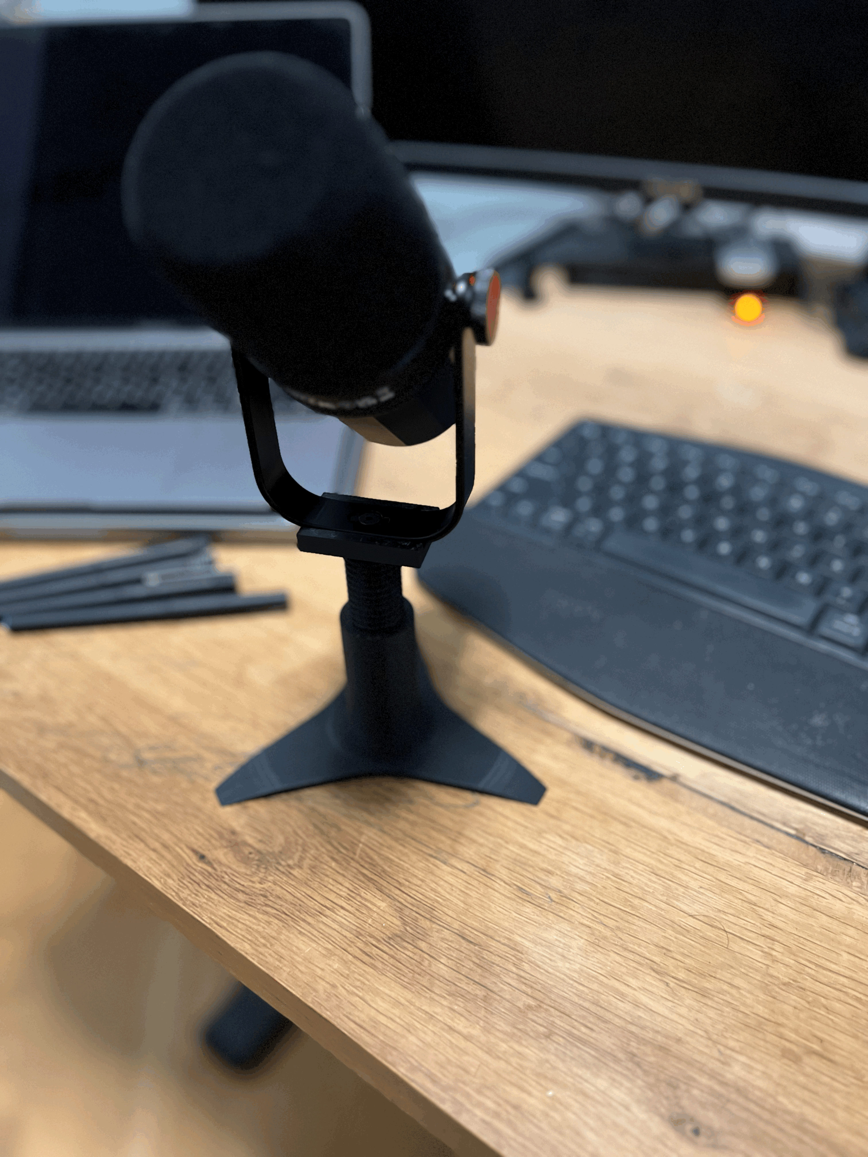 Podcast Microphone (SL40) Table Stand