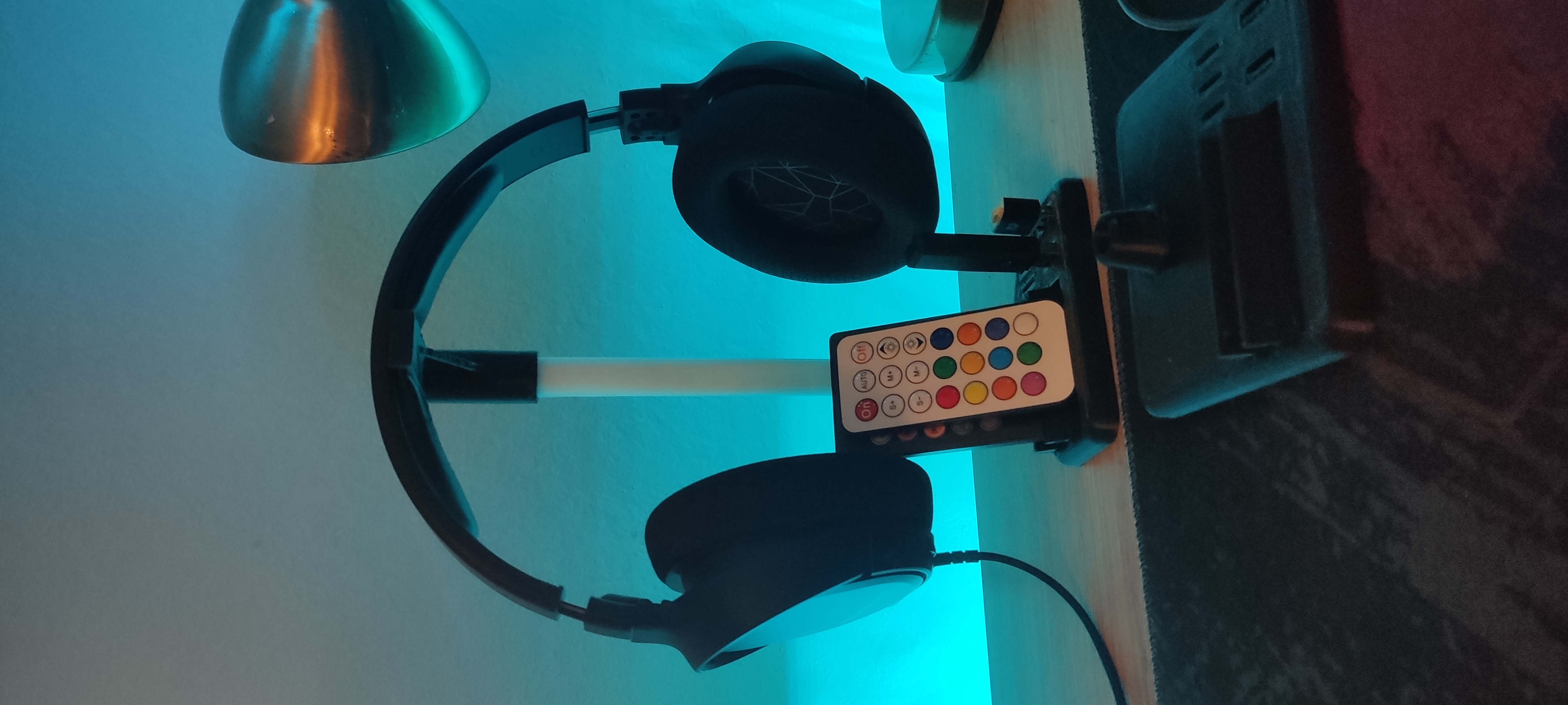 HEADSET stand