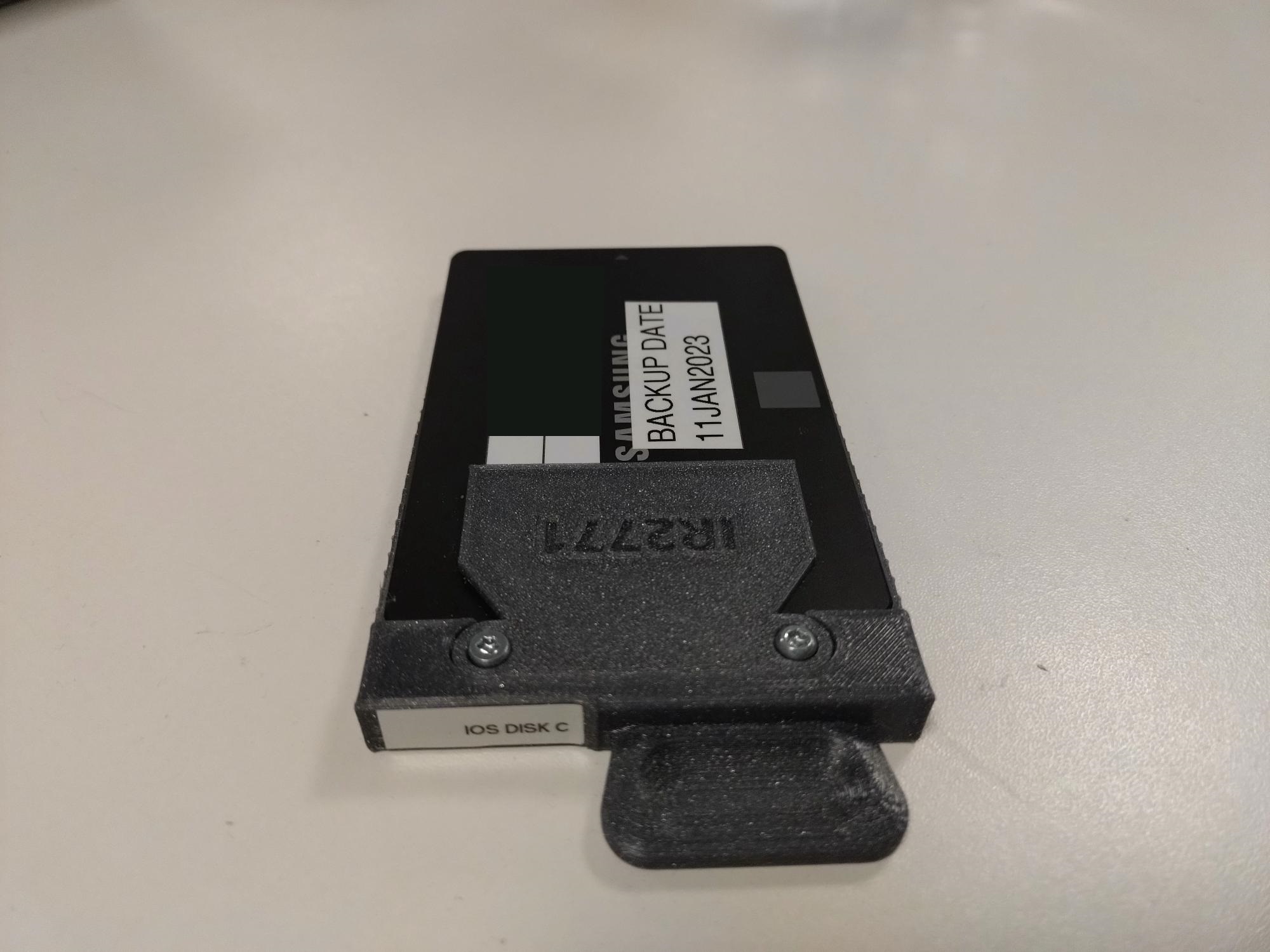 Raidon iR2771-S3 tray