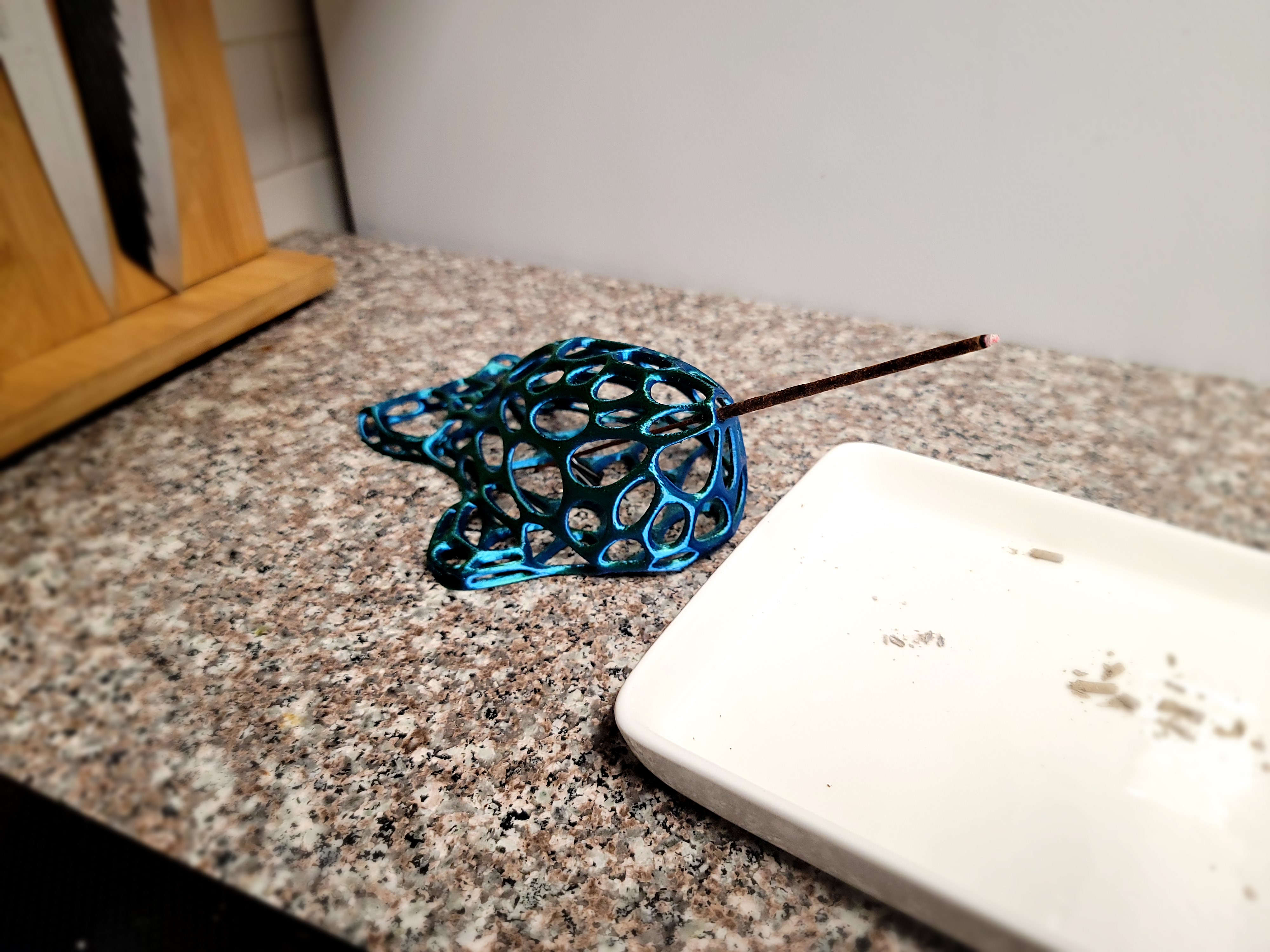 Narwhal incense holder - voronoi style