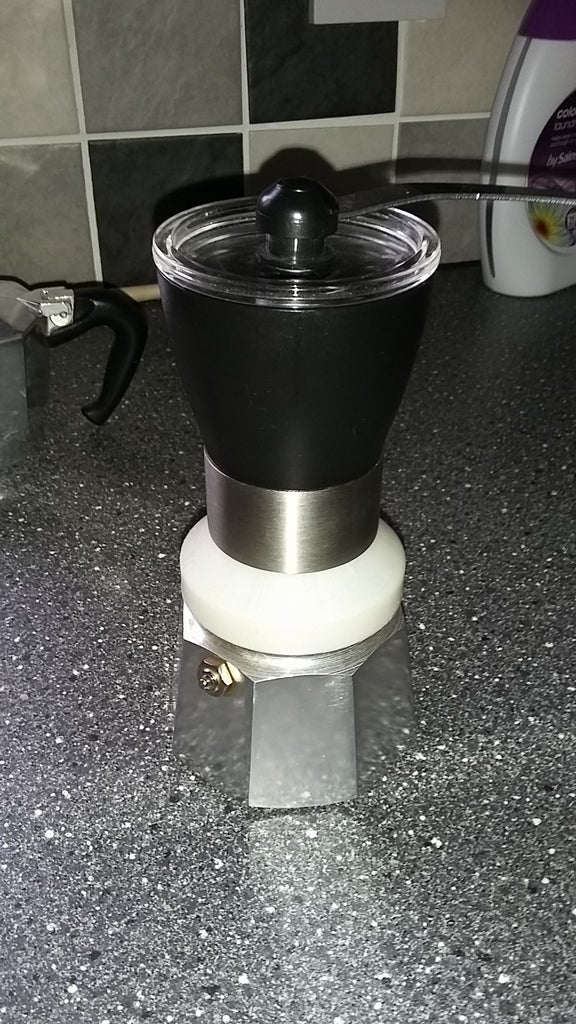 Coffee-grinder to moka-base adapter