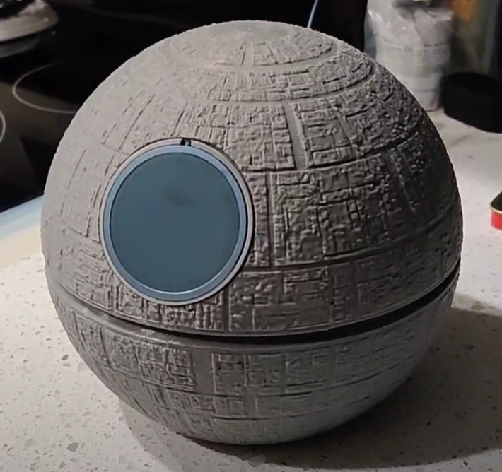 DeathStar Magsafe charger stand