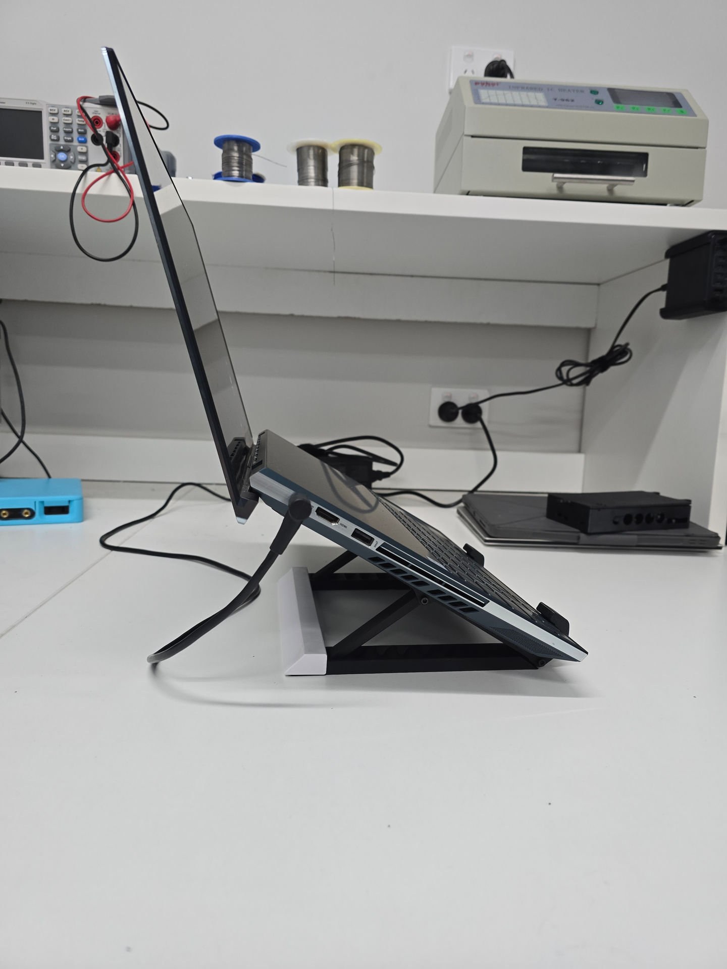 Adjustable Notebook Stand (inc f3d)