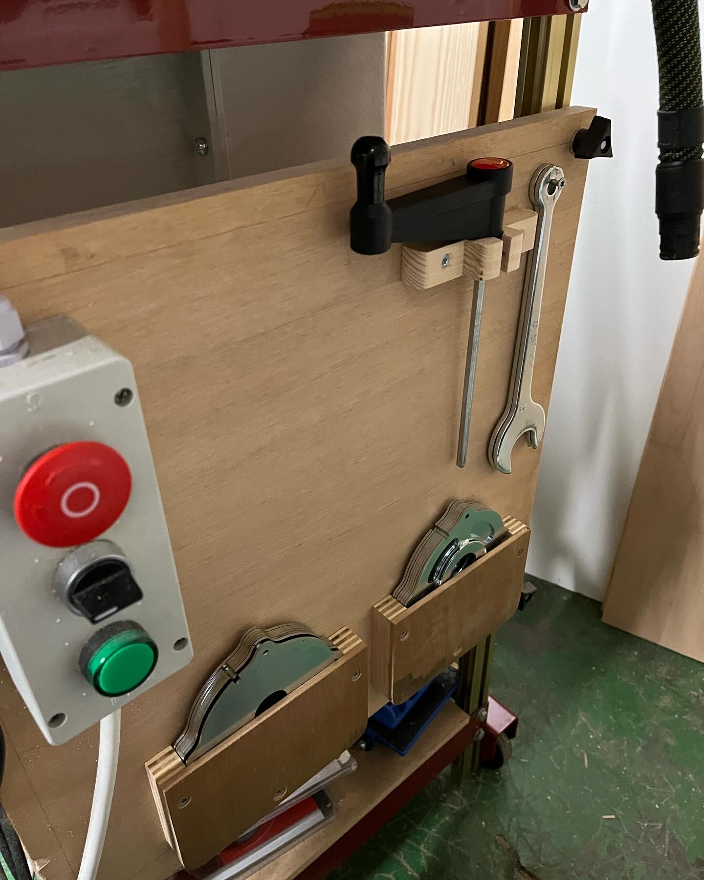 Incra router table plate holder by Kevin Le Brun Download free STL model