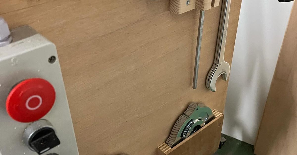 Incra router table plate holder by Kevin Le Brun Download free STL