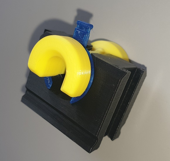REVOLving cable mount locking clip