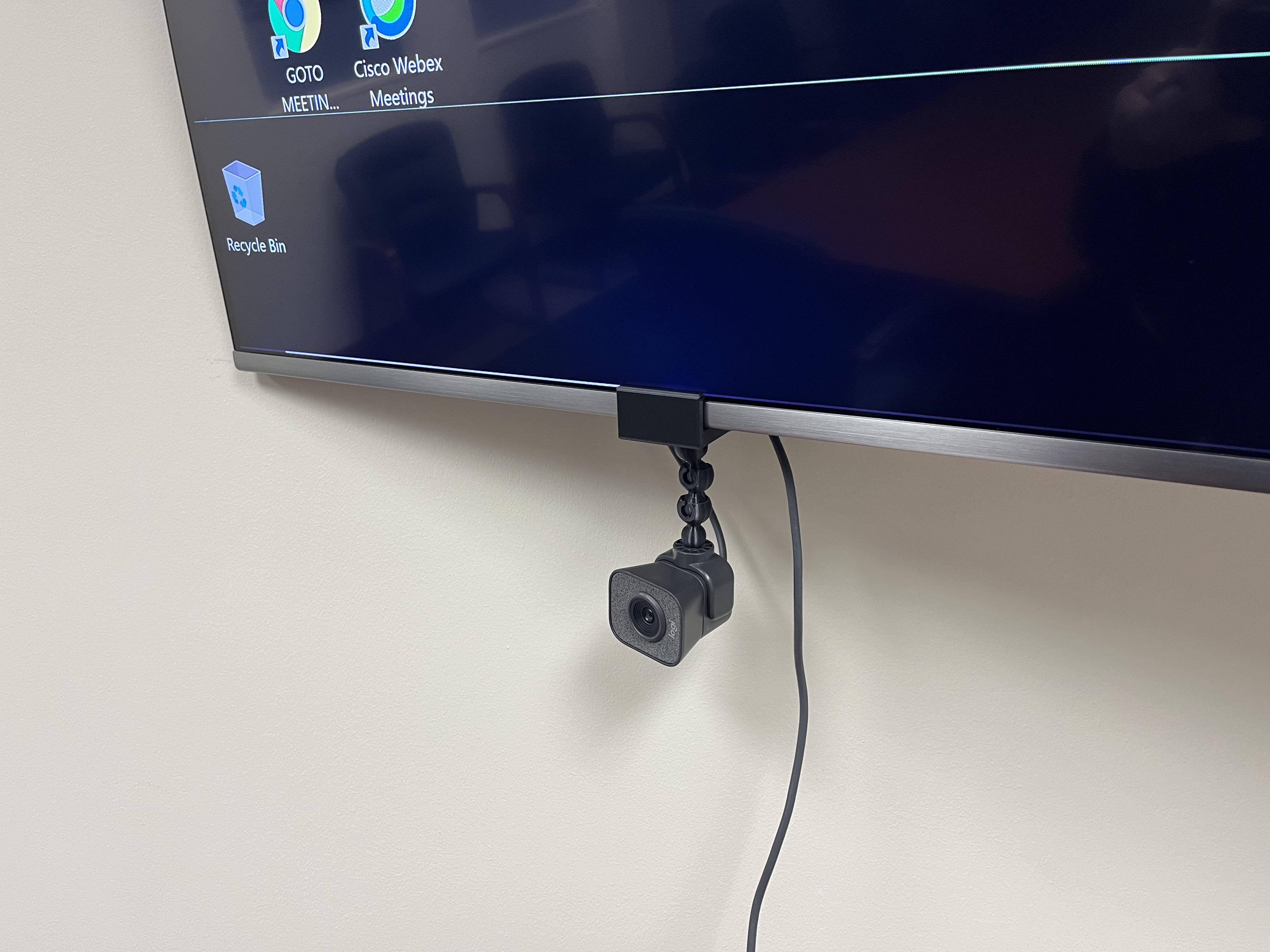 TV, Monitor, or Printer Web Cam Mount with Ball and Socket Links