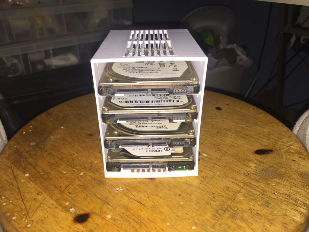 2.5 hard drive desk case holds up to 8 2.5 hdd