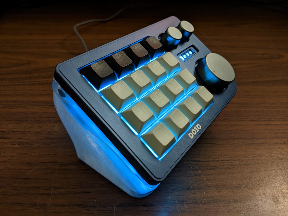 Megalodon Macro Pad Stand