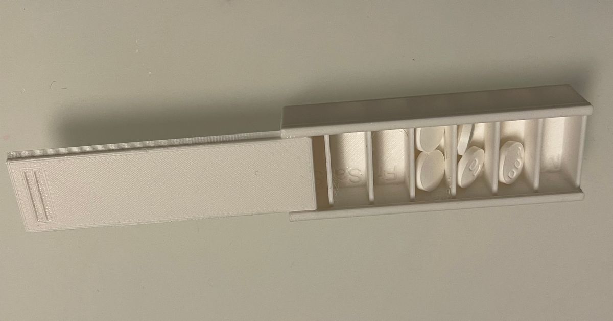 Pillbox with 7 compartments, Monday to Sunday by mado30 Download free