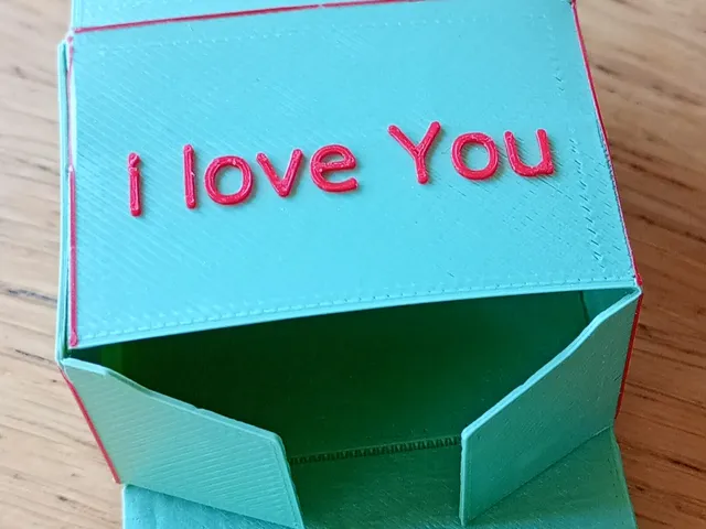 Theedoosje met persoonlijke tekst. Teabox with personal text. Boîte à thé avec texte personnalisé. Caja de té con texto personal.