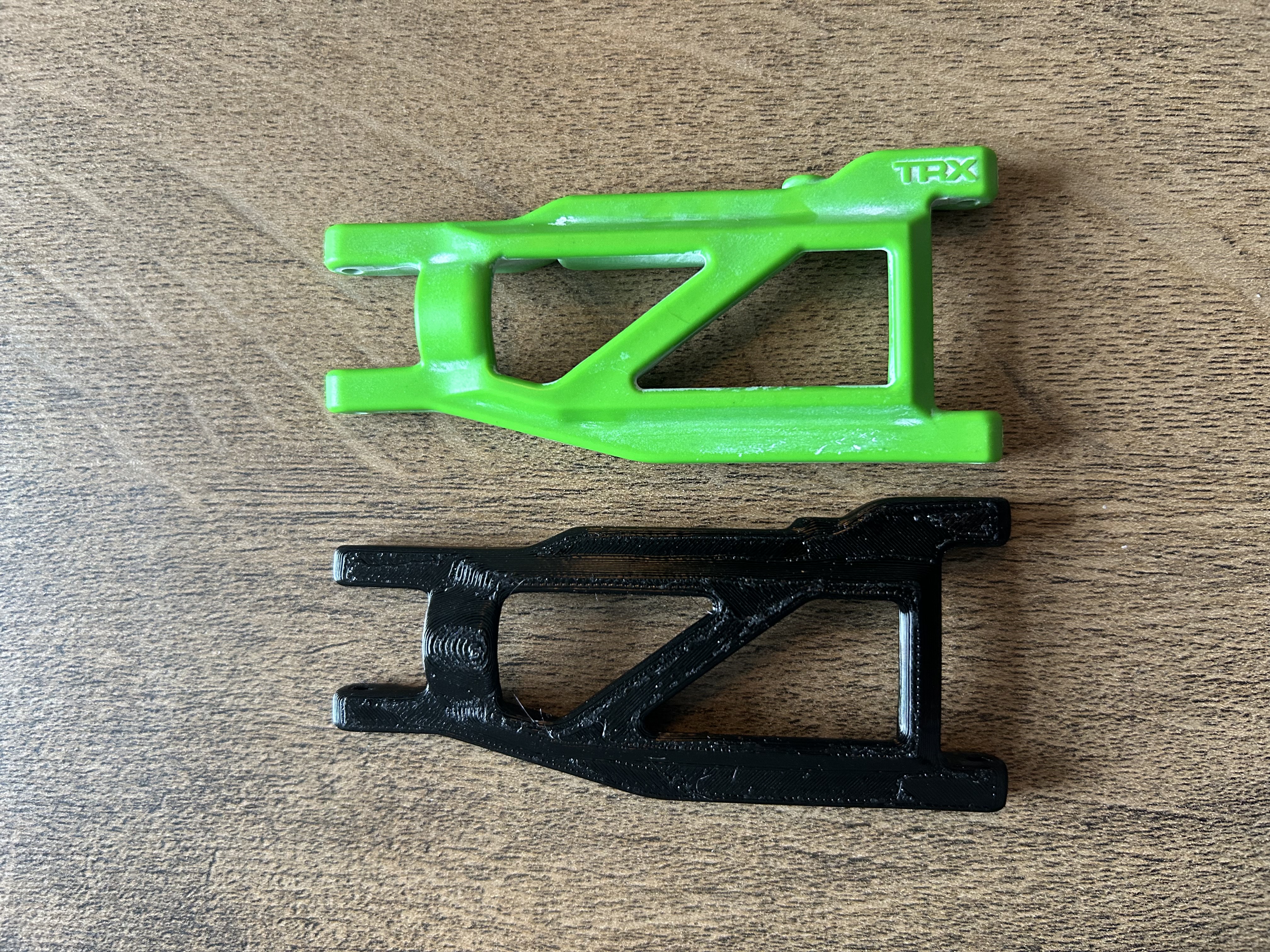 Traxxas 3655G Heavy Duty Suspension Arm - 3D Scan