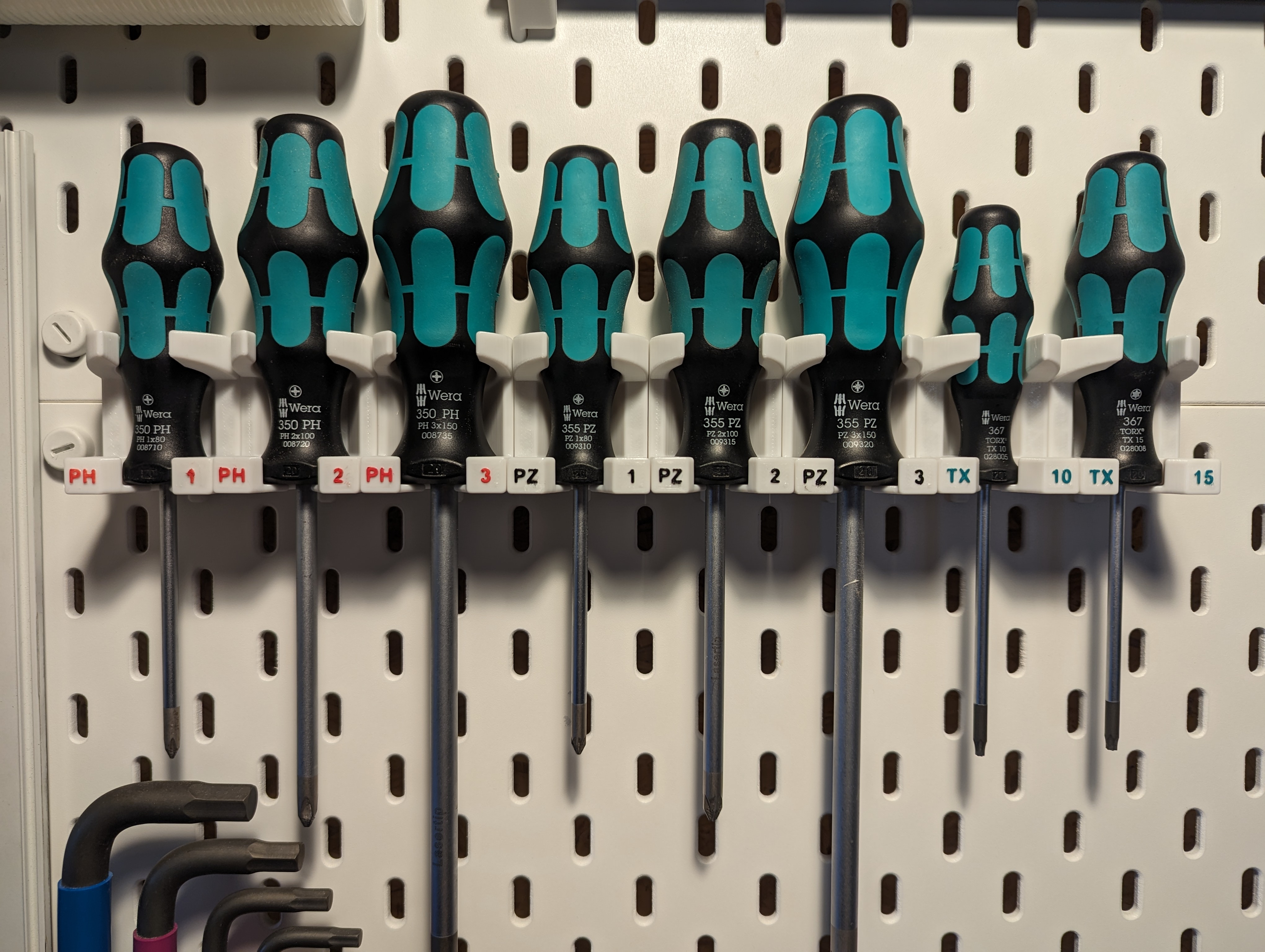 IKEA SKADIS mount for Wera Kraftform Screwdrivers with label