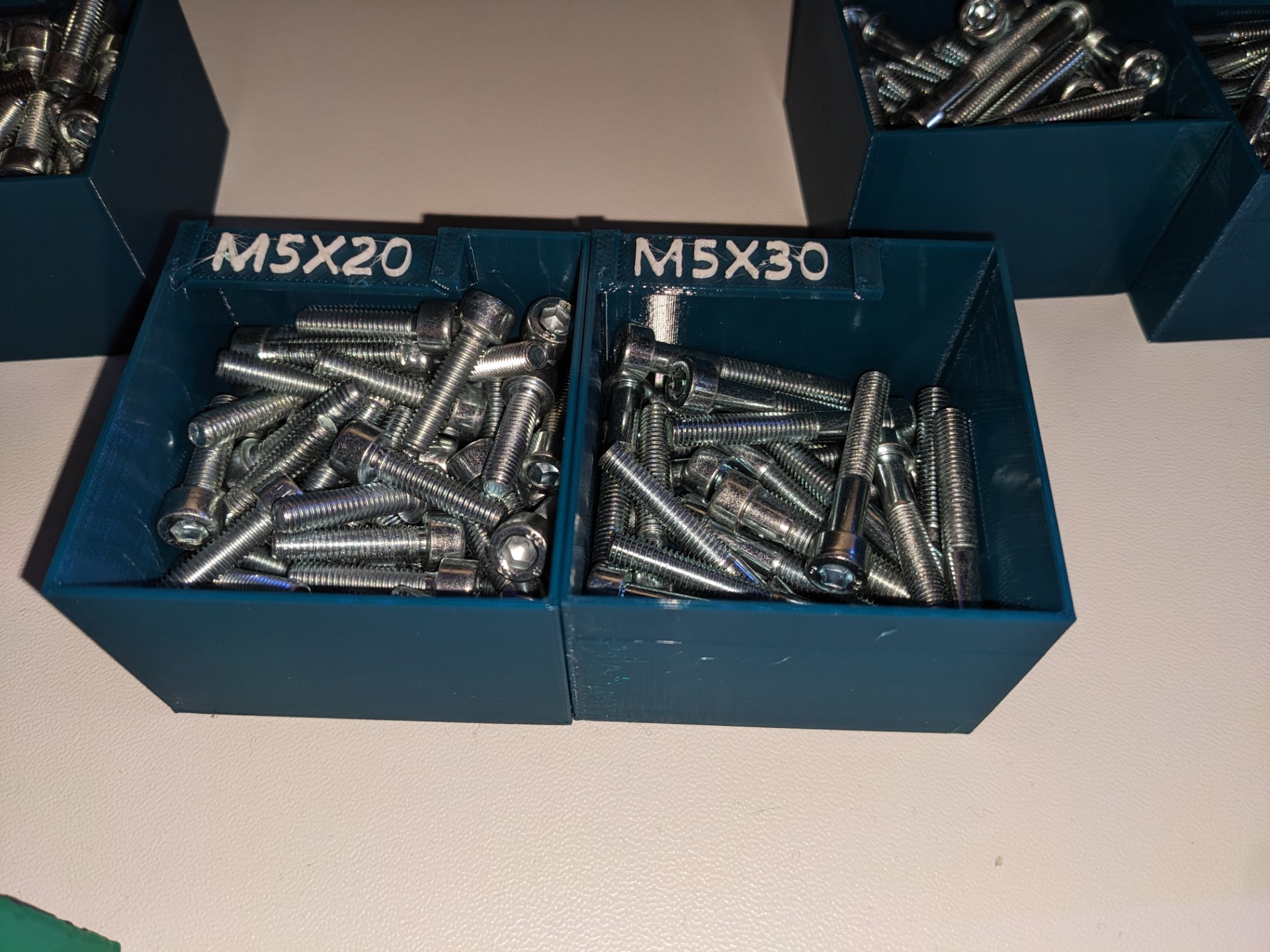 Sortingbox with nameplates