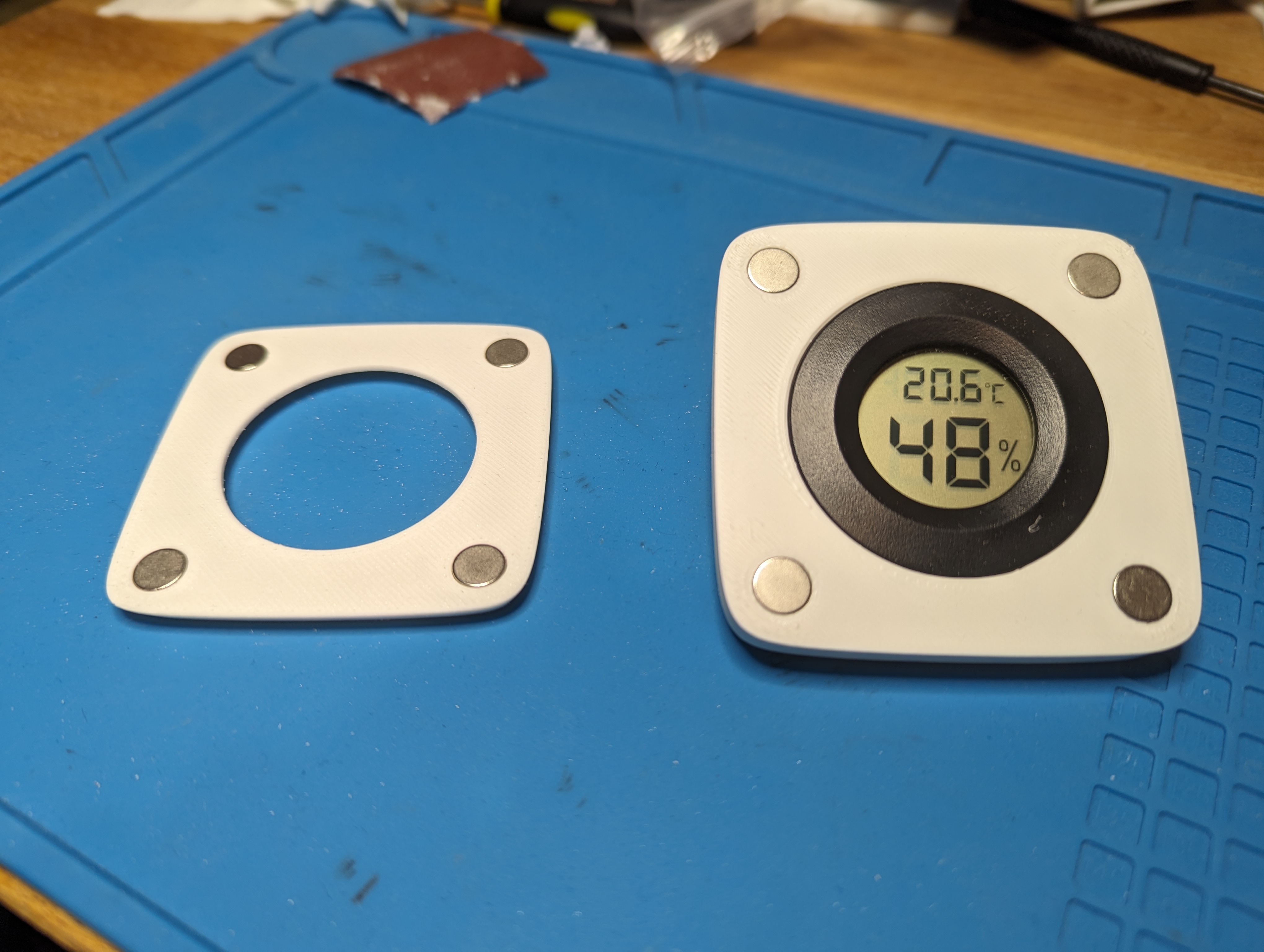 Magnetic drybox humidity sensor mount 8x2mm magnets by Dialup_Handshake ...