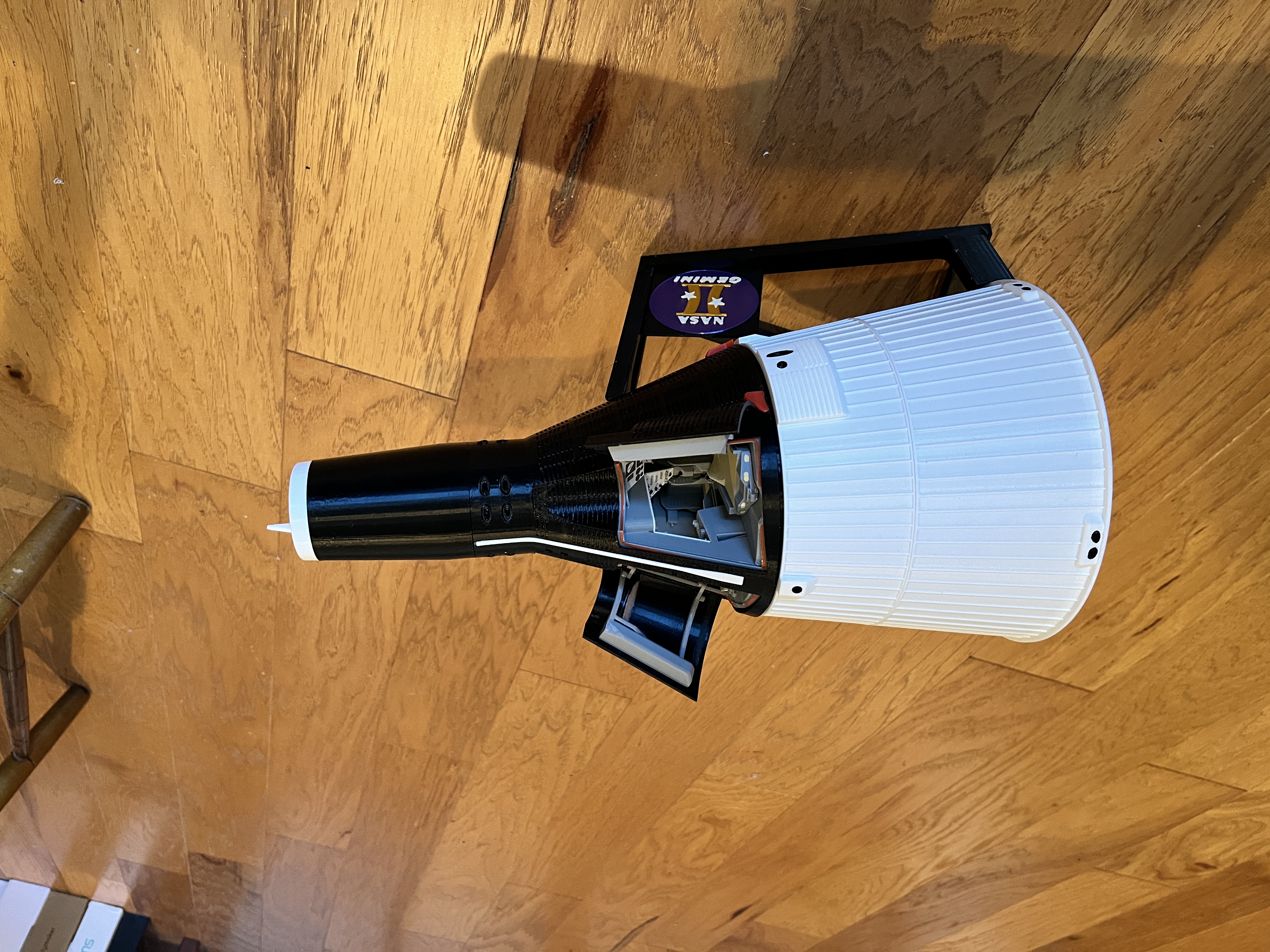 Miniatura 3 do modelo 3D Gemini Capsule