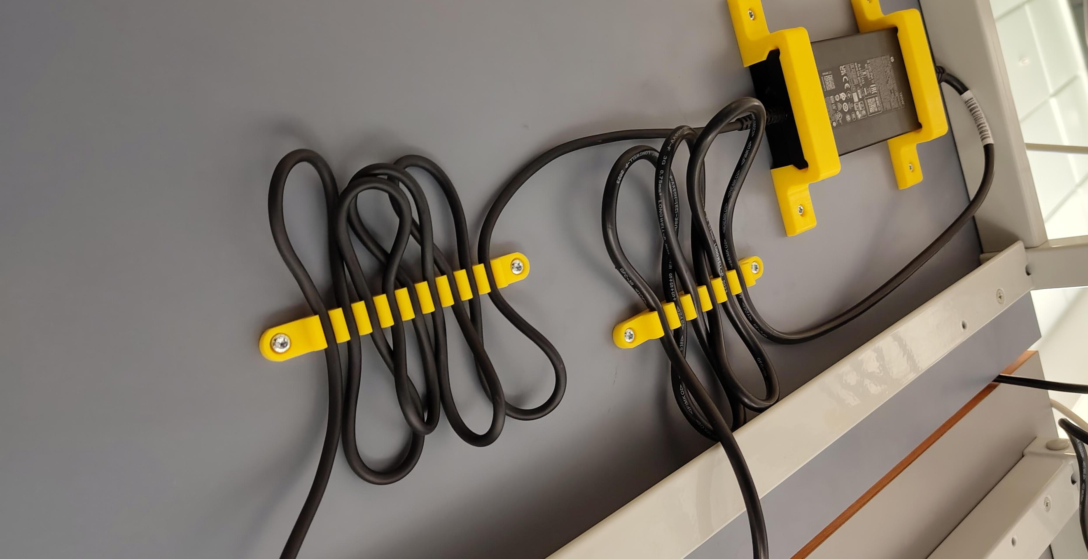 Parametric mounted cable organizer