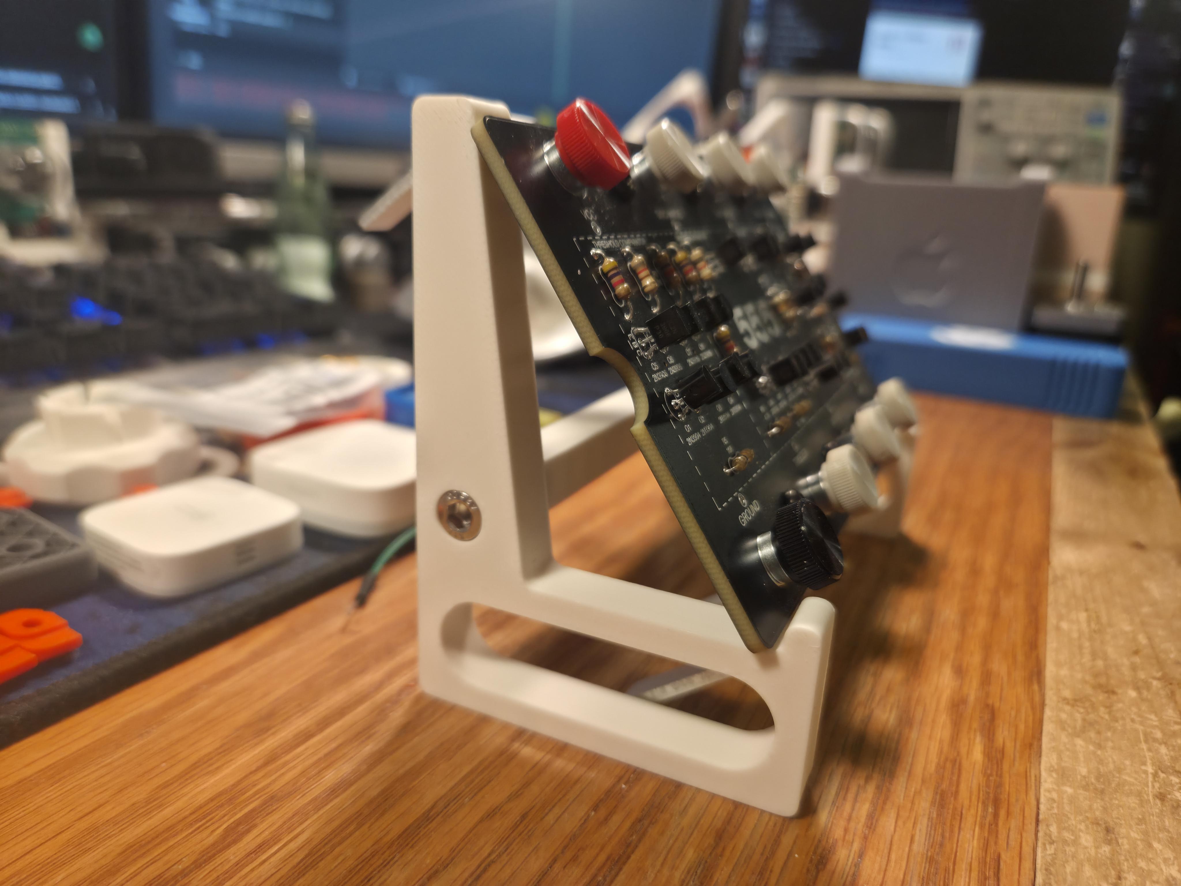Discrete 555 Timer Stand — miniatura 2
