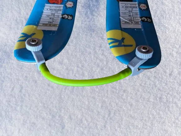 Edgie Wedgie® - The Original Kids Ski Tip Connector (Green), Skis