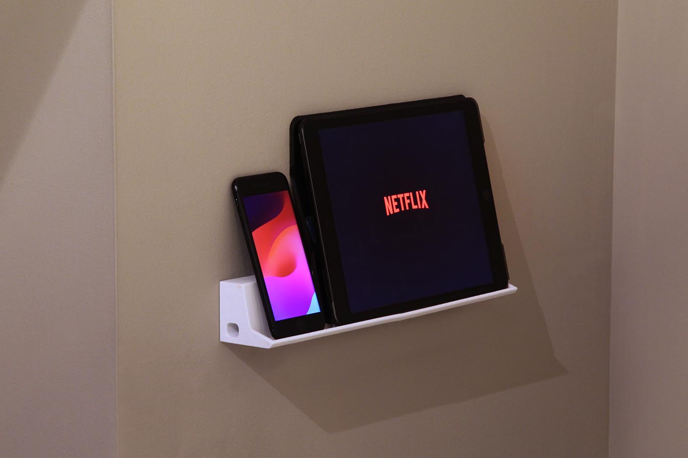 Phone & Tablet Wall Mount