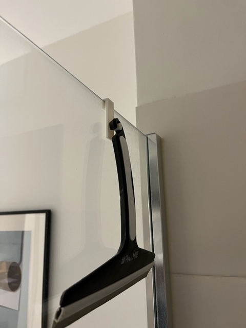 shower hook / Haken für Dusche