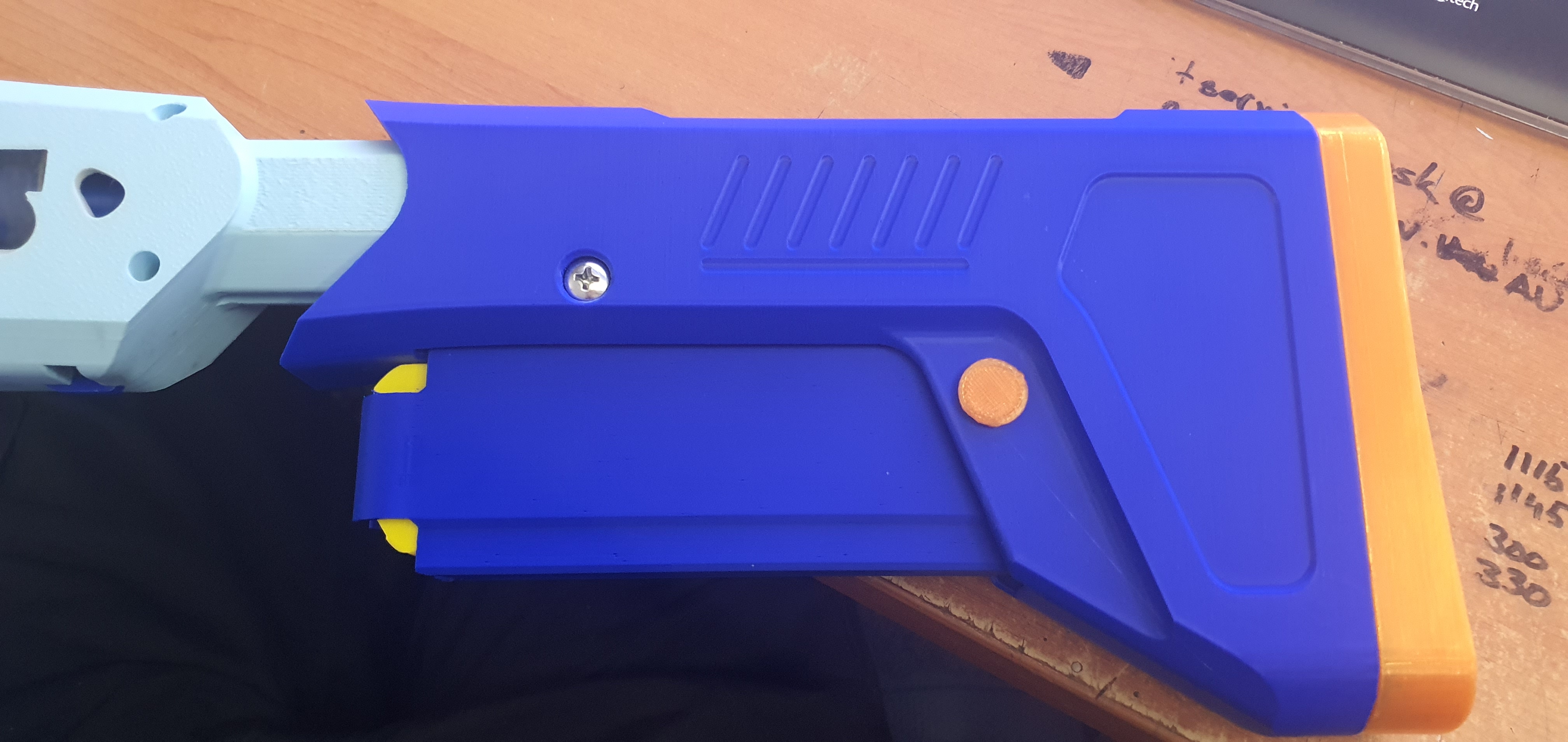 Rubber Bumper to Retain Mag