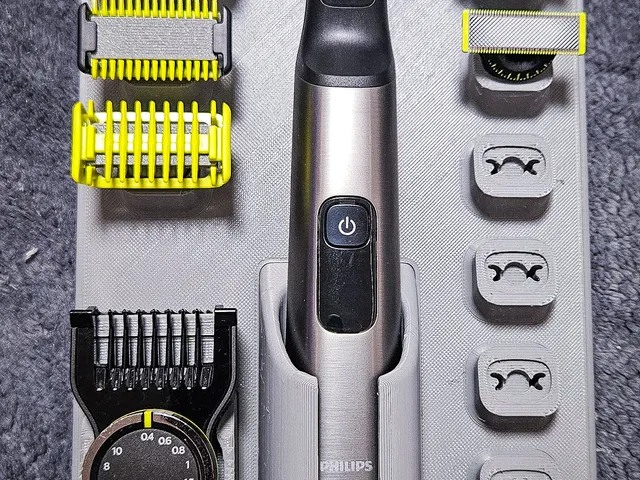 Philips OneBlade Pro 360 Face & Body Wall Mount