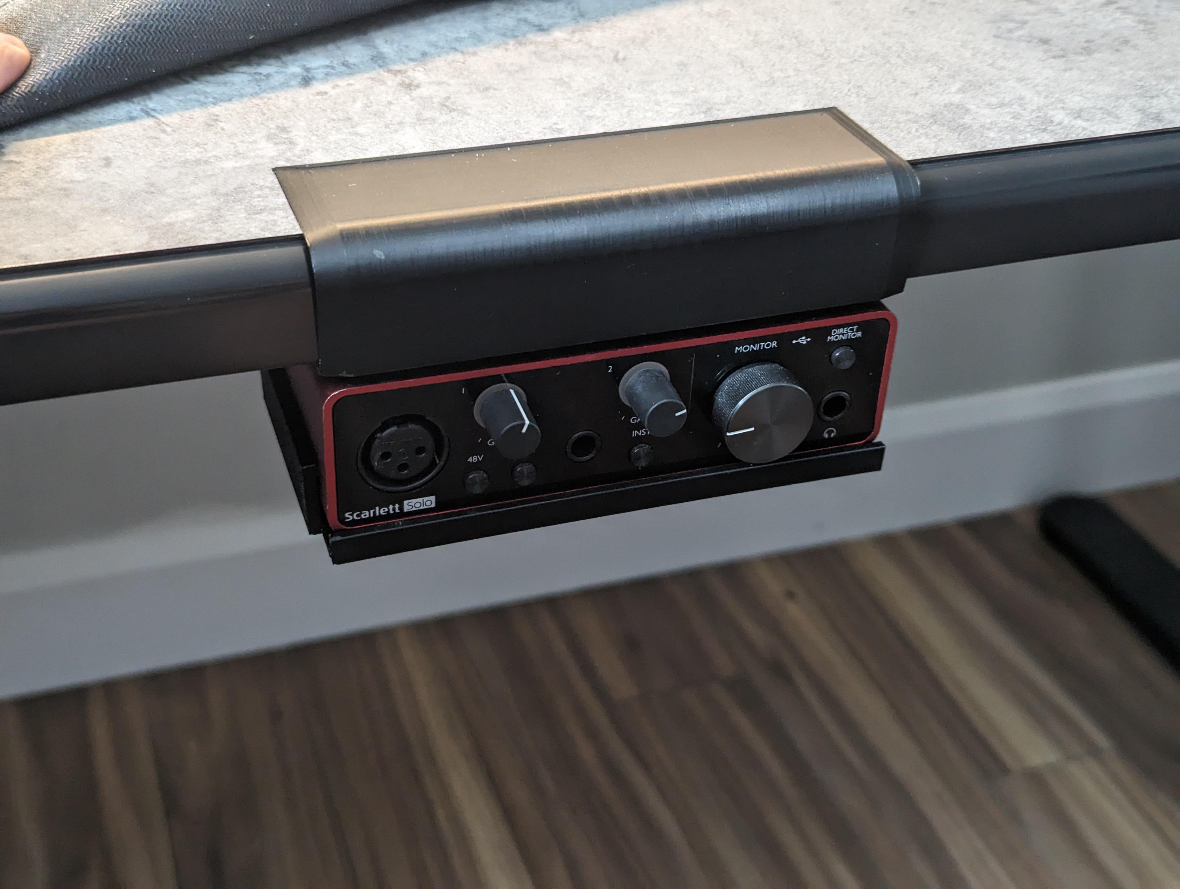 focusrite desk bracket — thumbnail 2