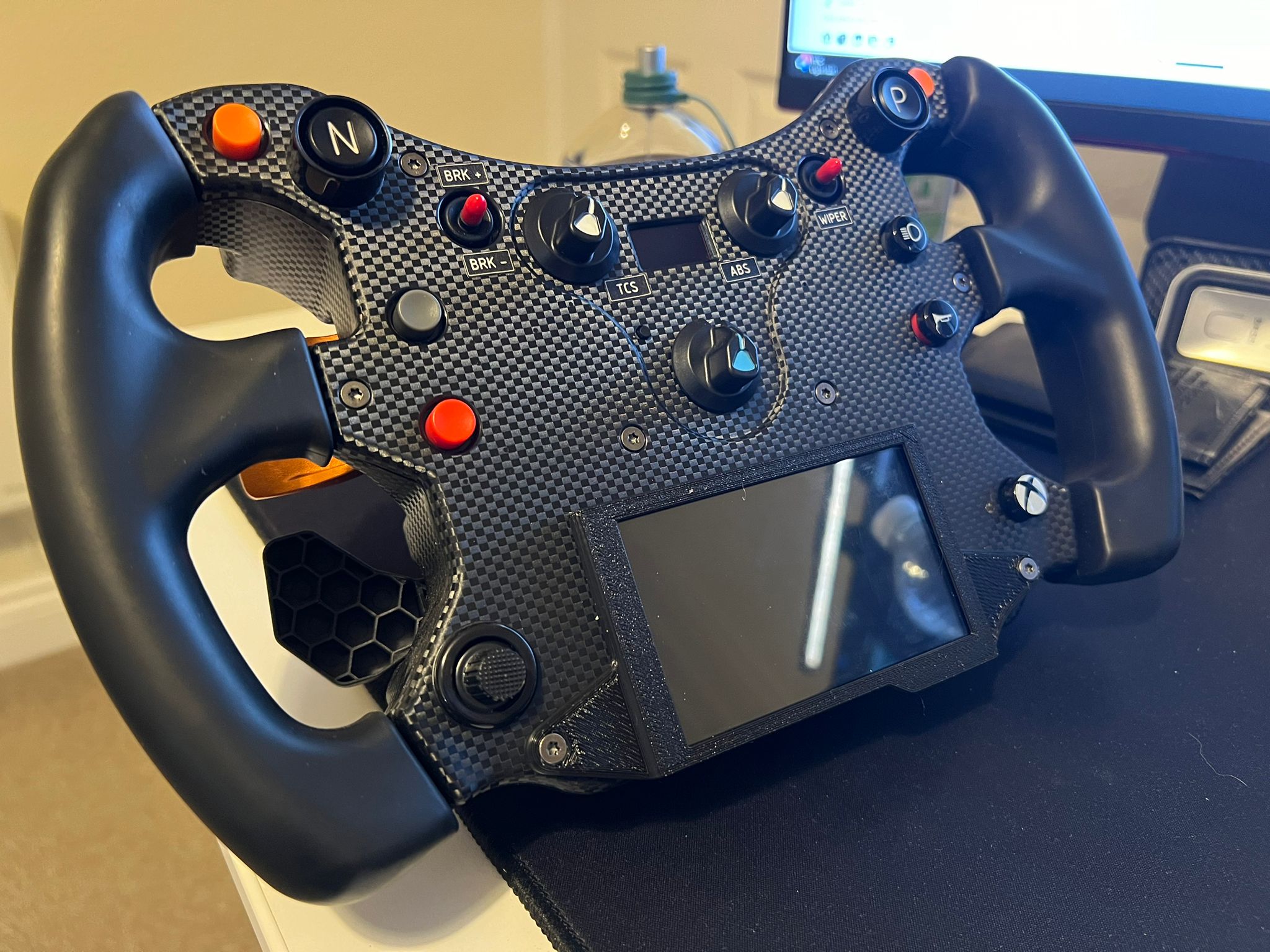 Fanatec McLaren GT3 Wheel VoCore Screen 4