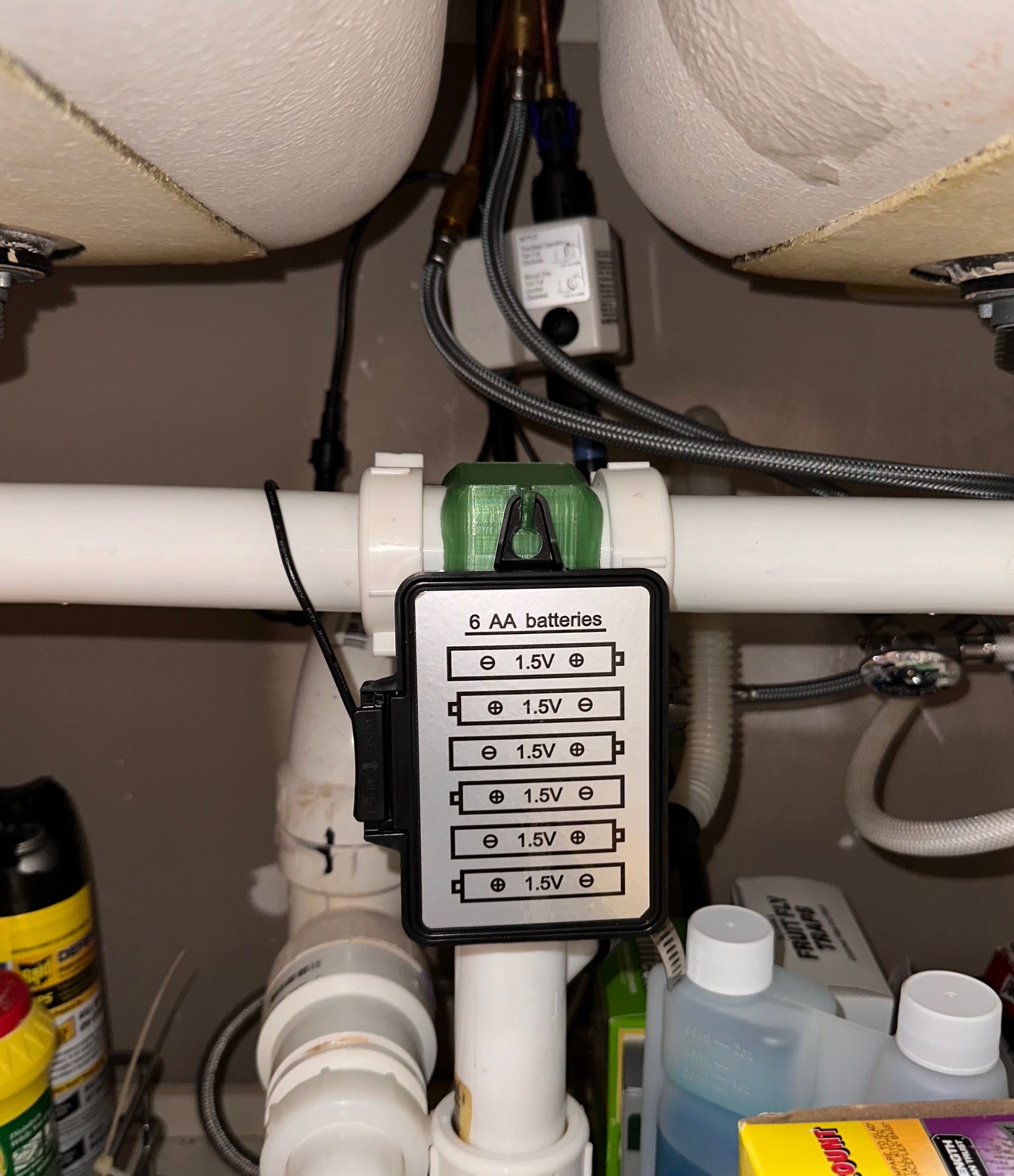 Kitchen Faucet Battery Pack Hanger by NC10 Download free STL model