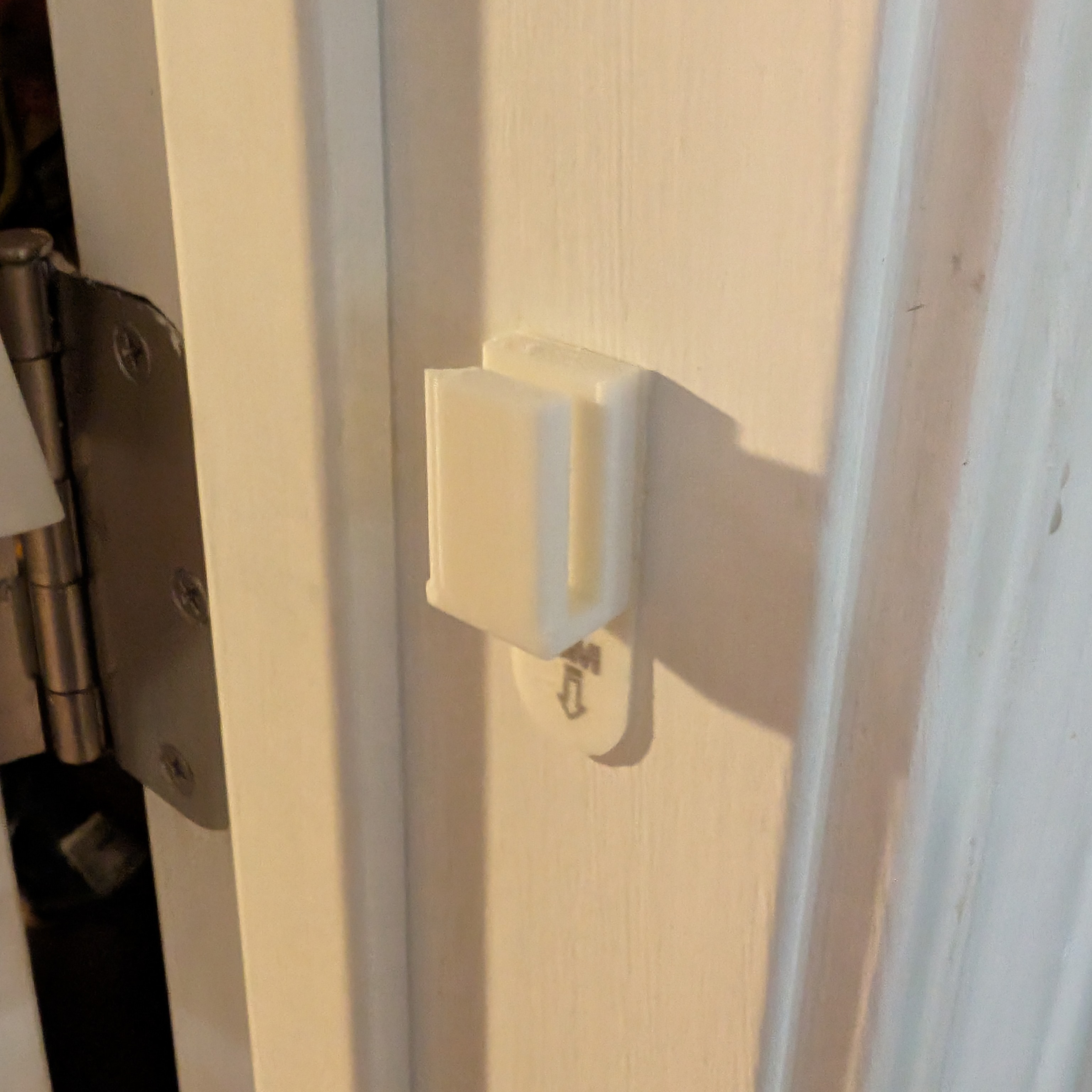 Miniatura 2 do modelo 3D Hinge door stop storage hook