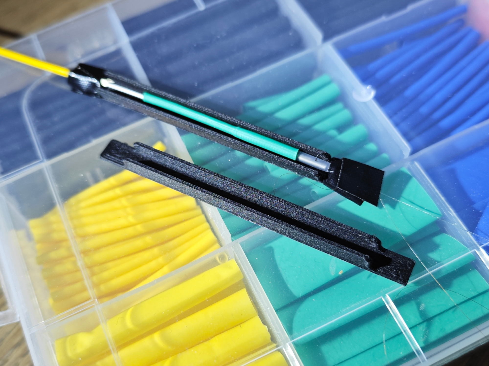 Optical fiber splice holder/protector