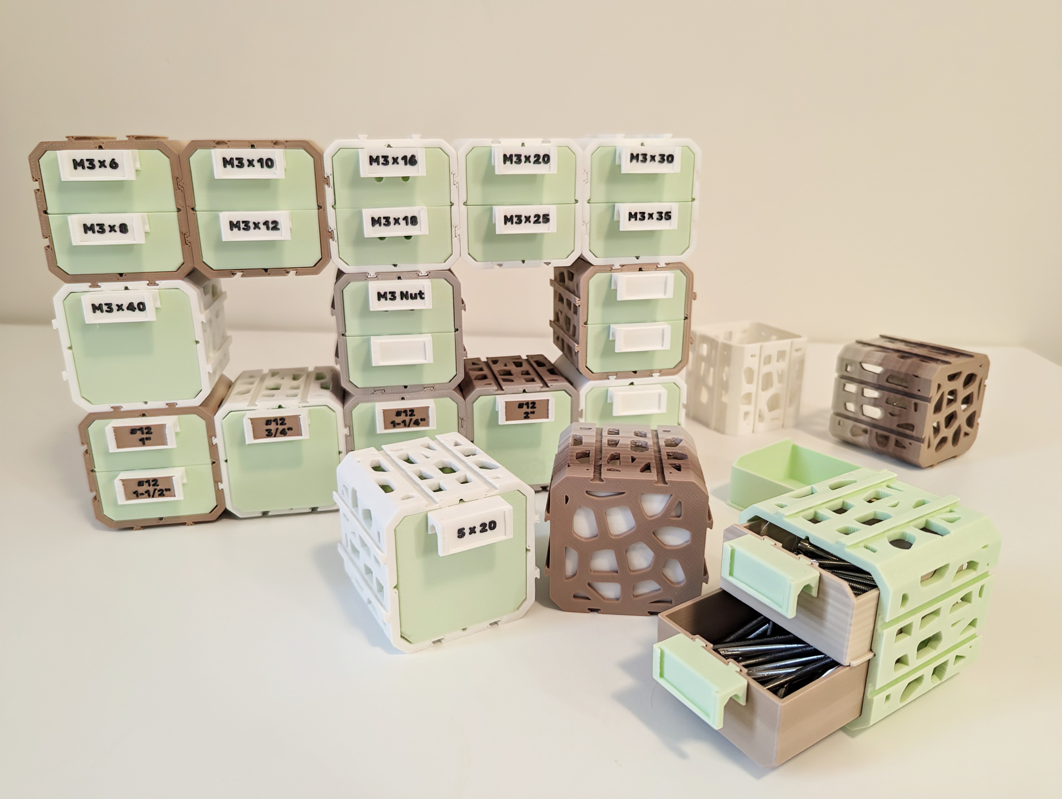 Voronoi Pattern Modular Organizer System