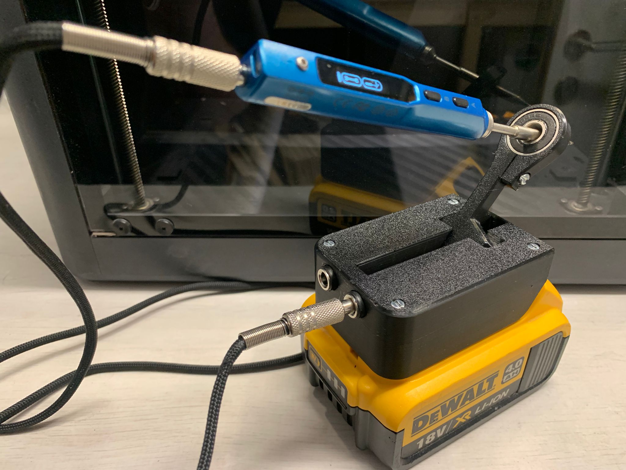TS100 Dewalt battery soldering station