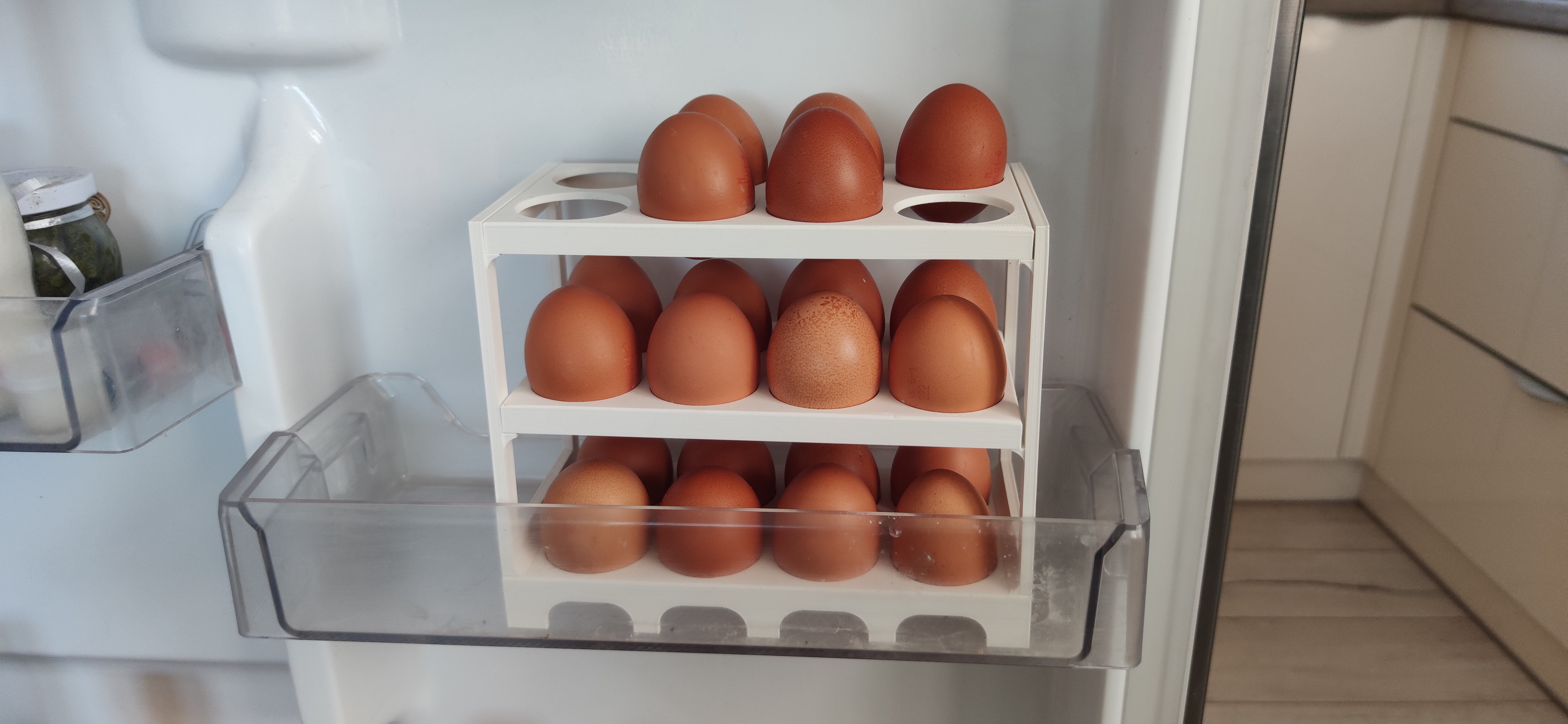 Egg organiser