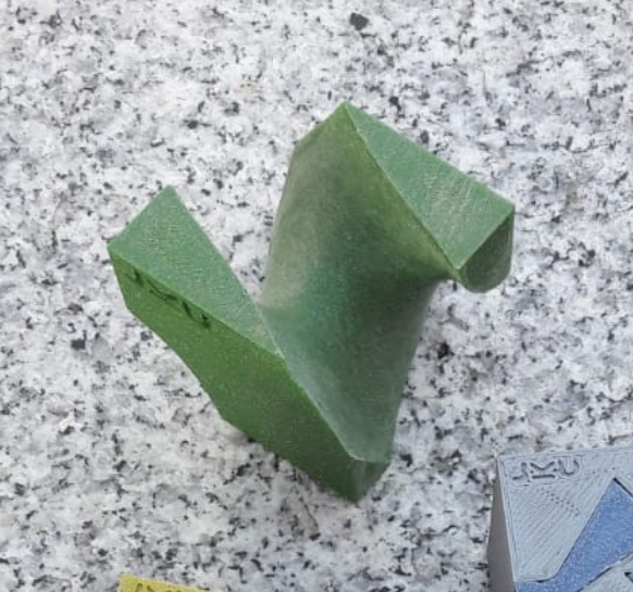 Puzzle cube, bisection: division by two - screwy surface