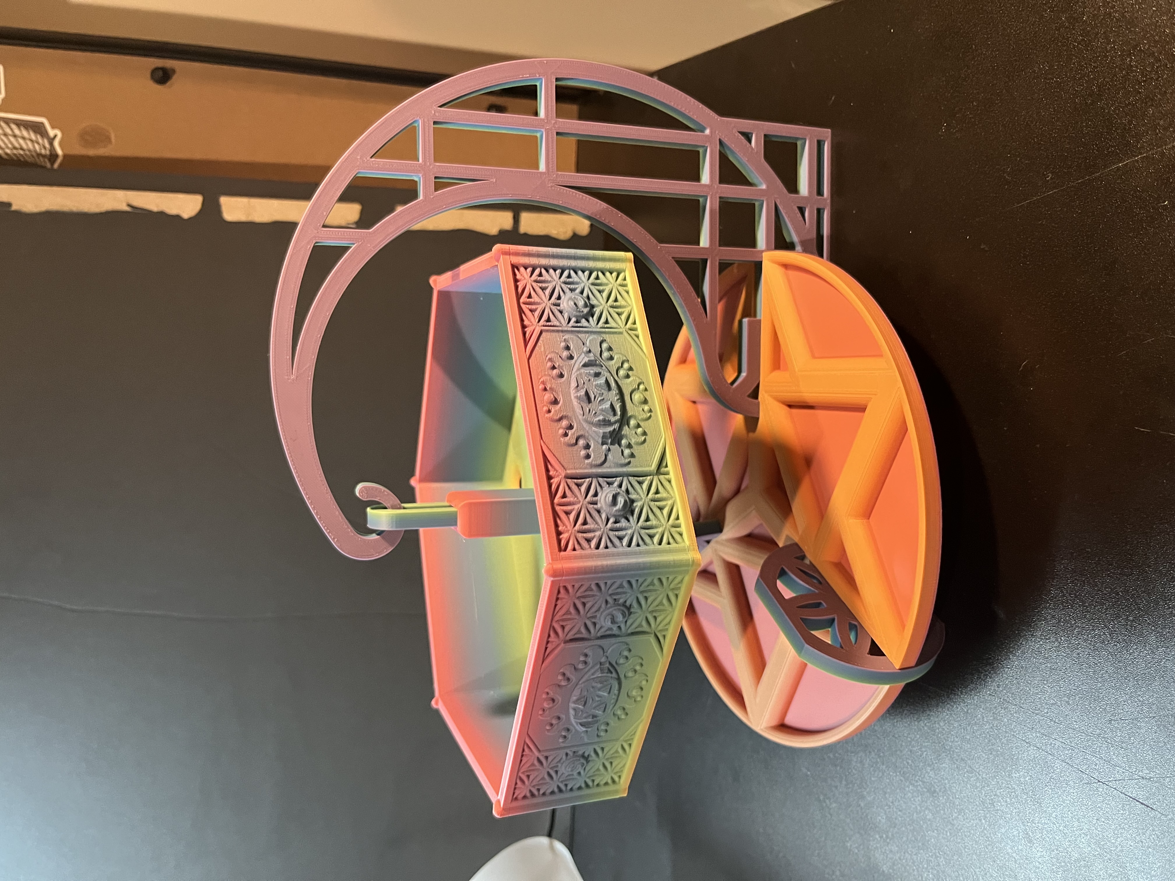 Large Trippy Self Suspended Flowerpot/Succulent Planter